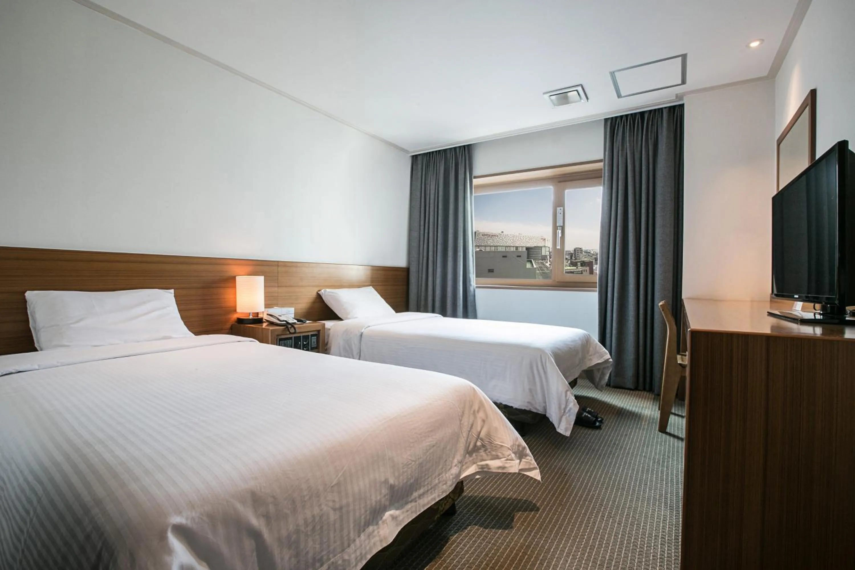 Bedroom, Bed in Busan Tourist Hotel