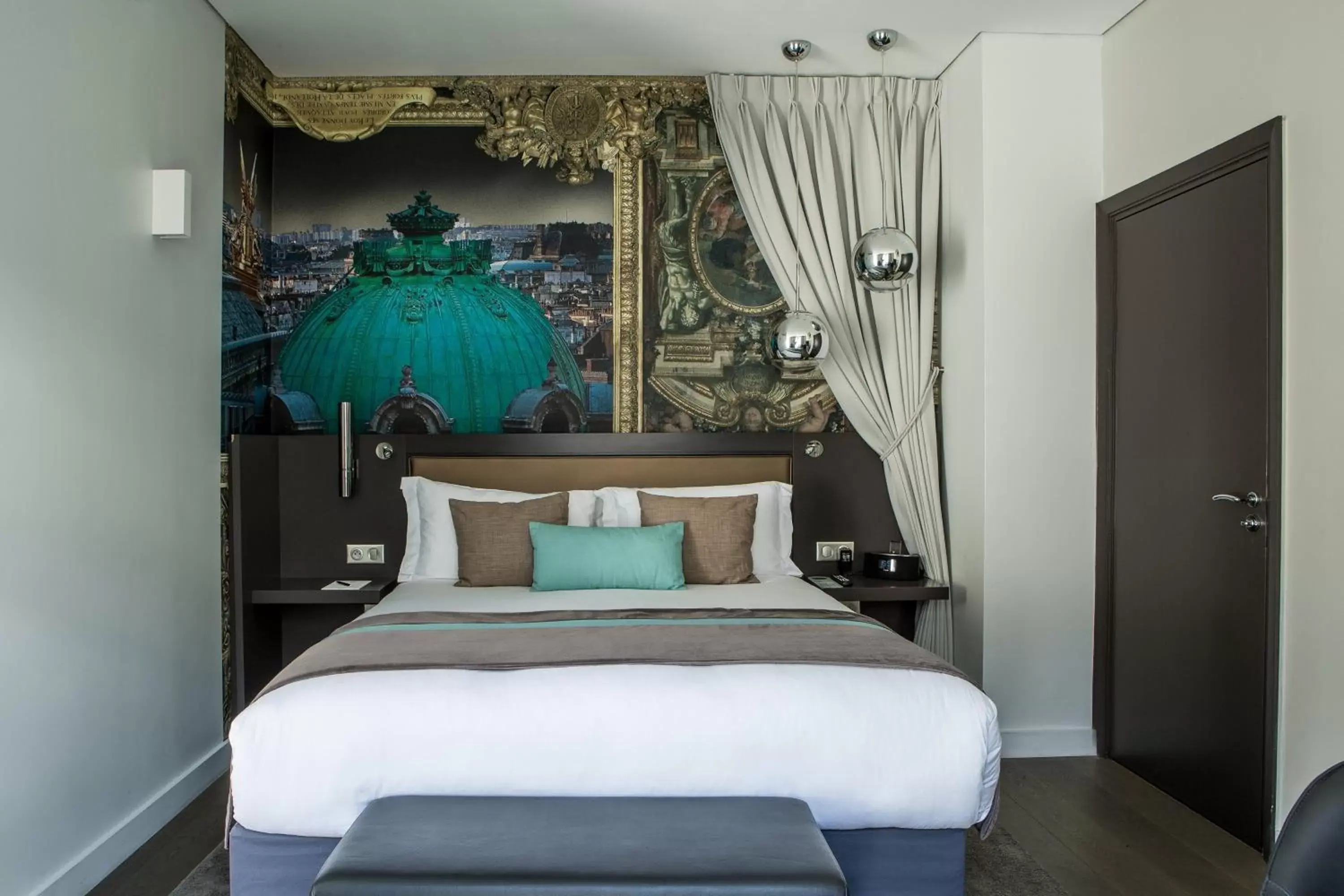 Standard Queen Room in Hotel Indigo Paris - Opera by IHG Standard Queen Room in Hotel Indigo Paris - Opera by IHG