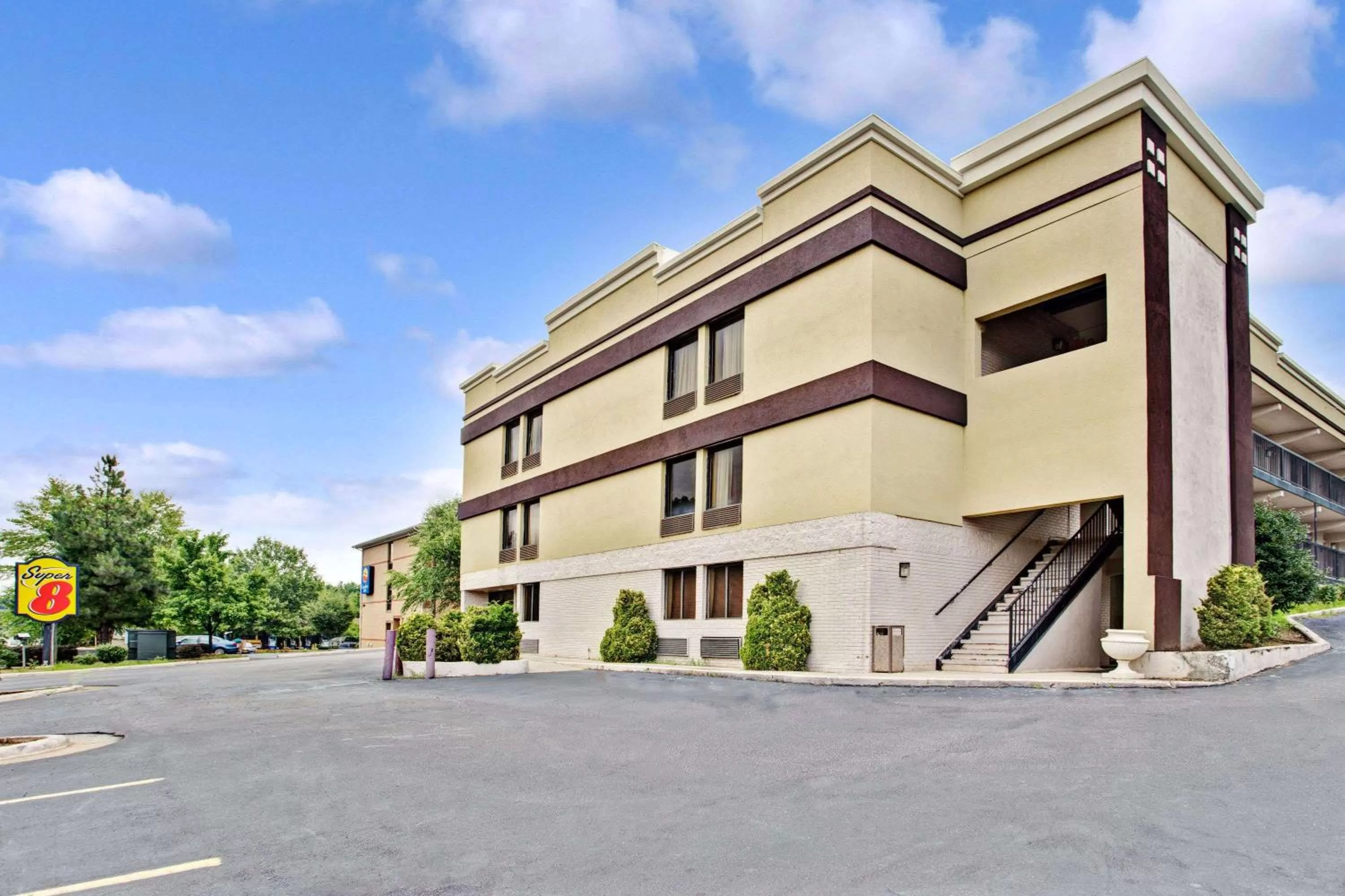 Property building in Super 8 Downtown Raleigh