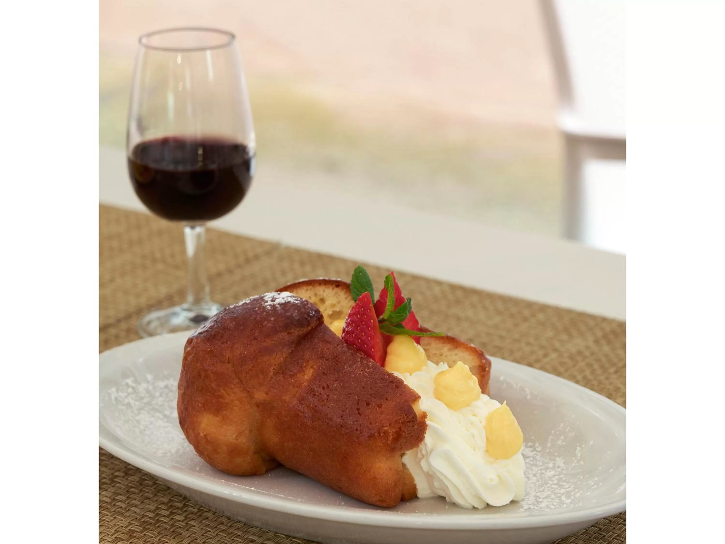 Restaurant/places to eat in Golden Tulip Rome Piram