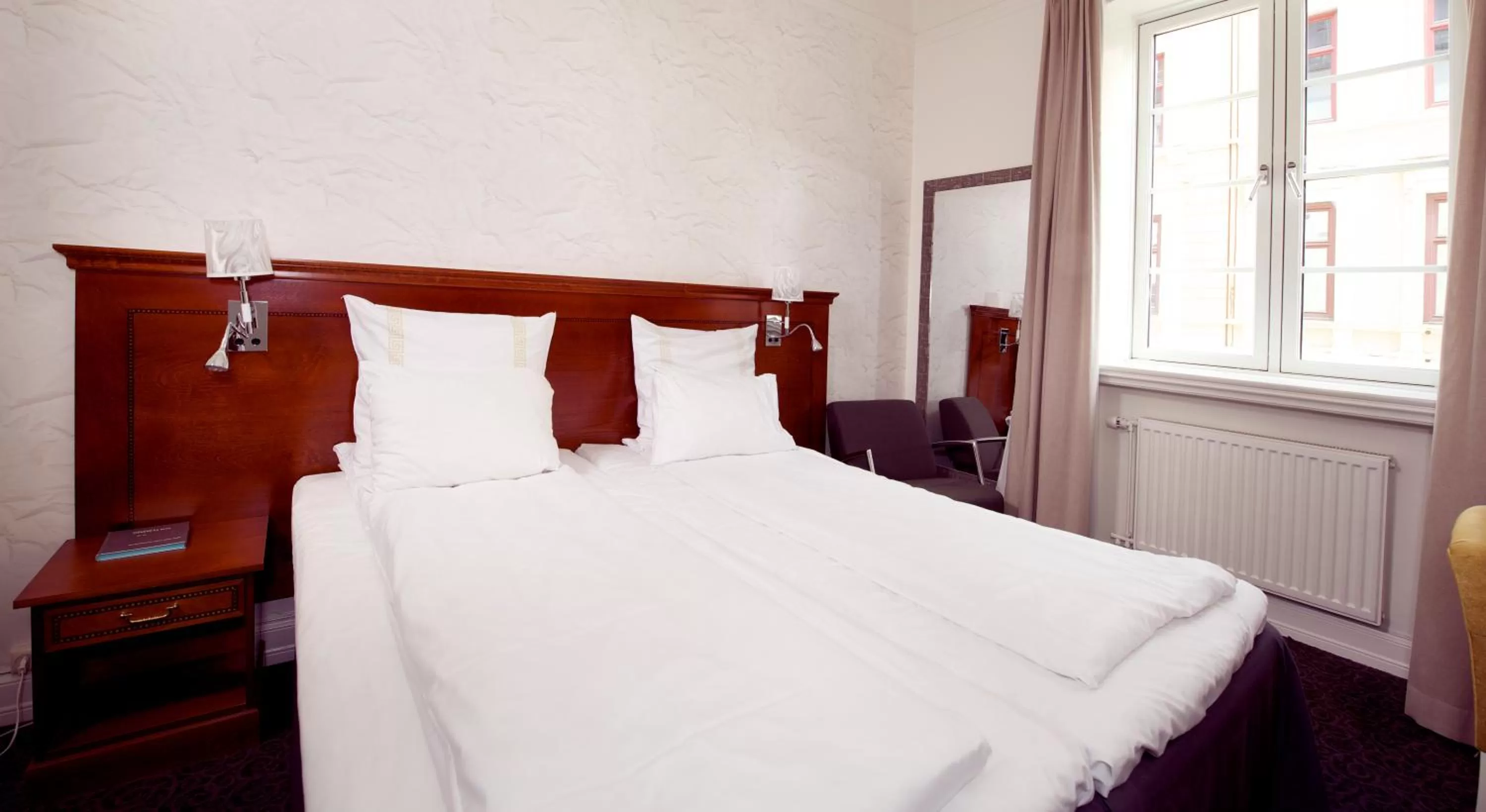 Bed in Home Hotel Savoy