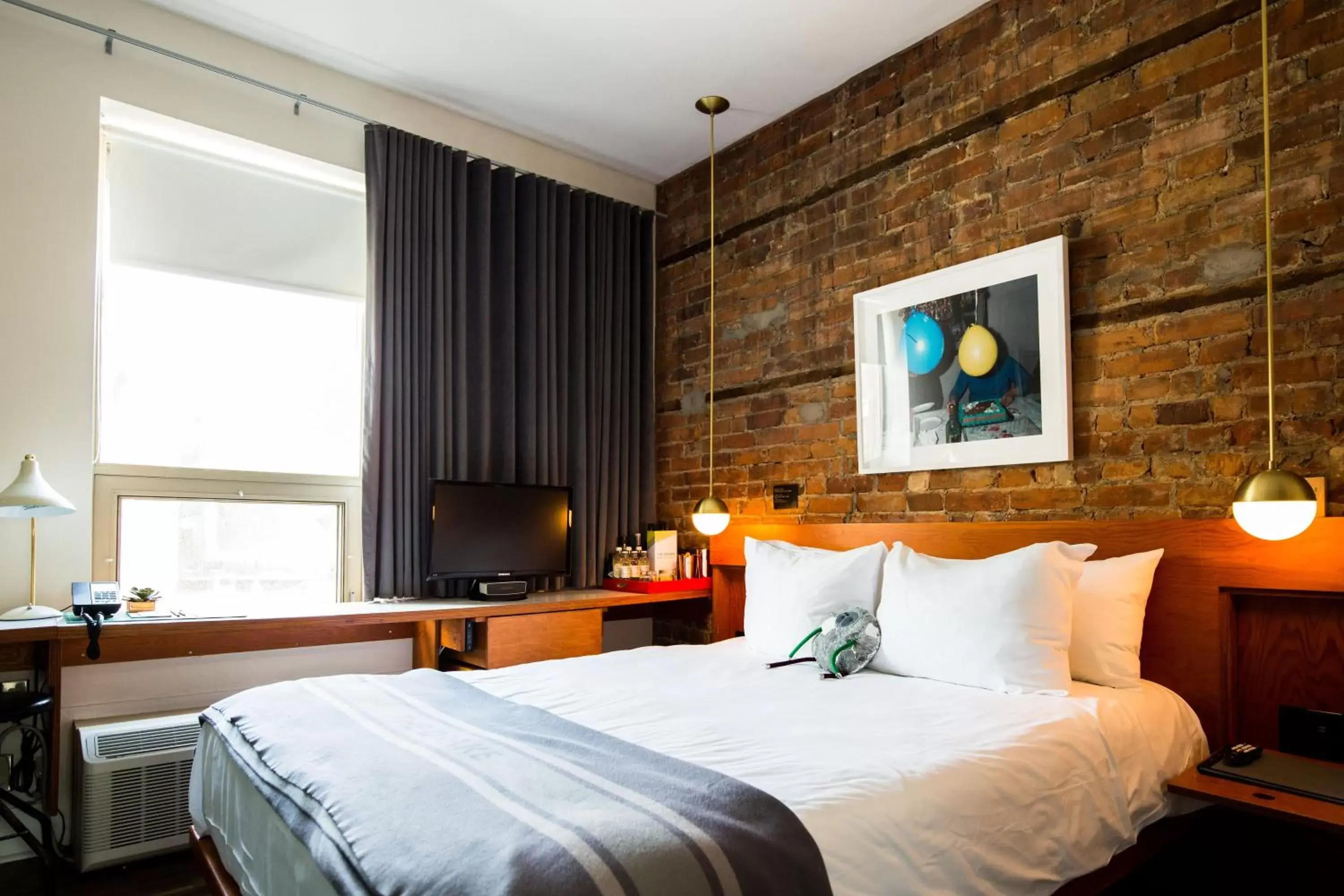 Classic Queen in The Drake Hotel Classic Queen in The Drake Hotel