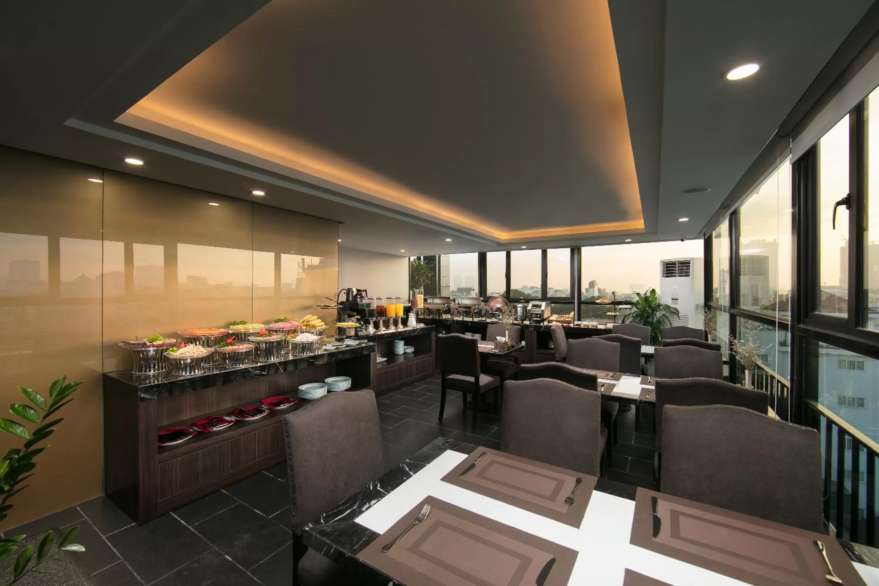 Restaurant/places to eat in Hanoi L'Heritage Diamond Hotel & Spa