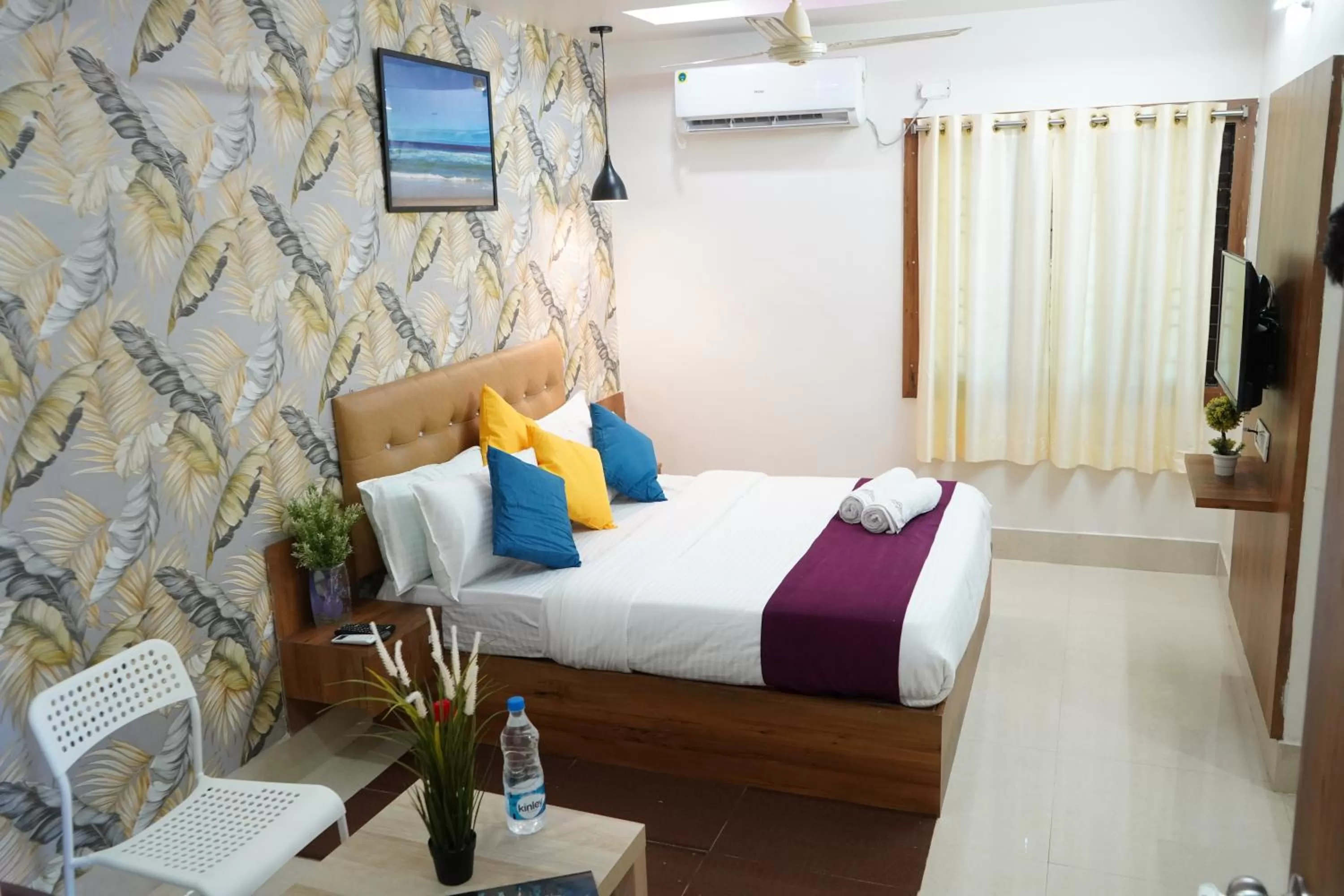 Bed in Homey Meadows - Beach Area