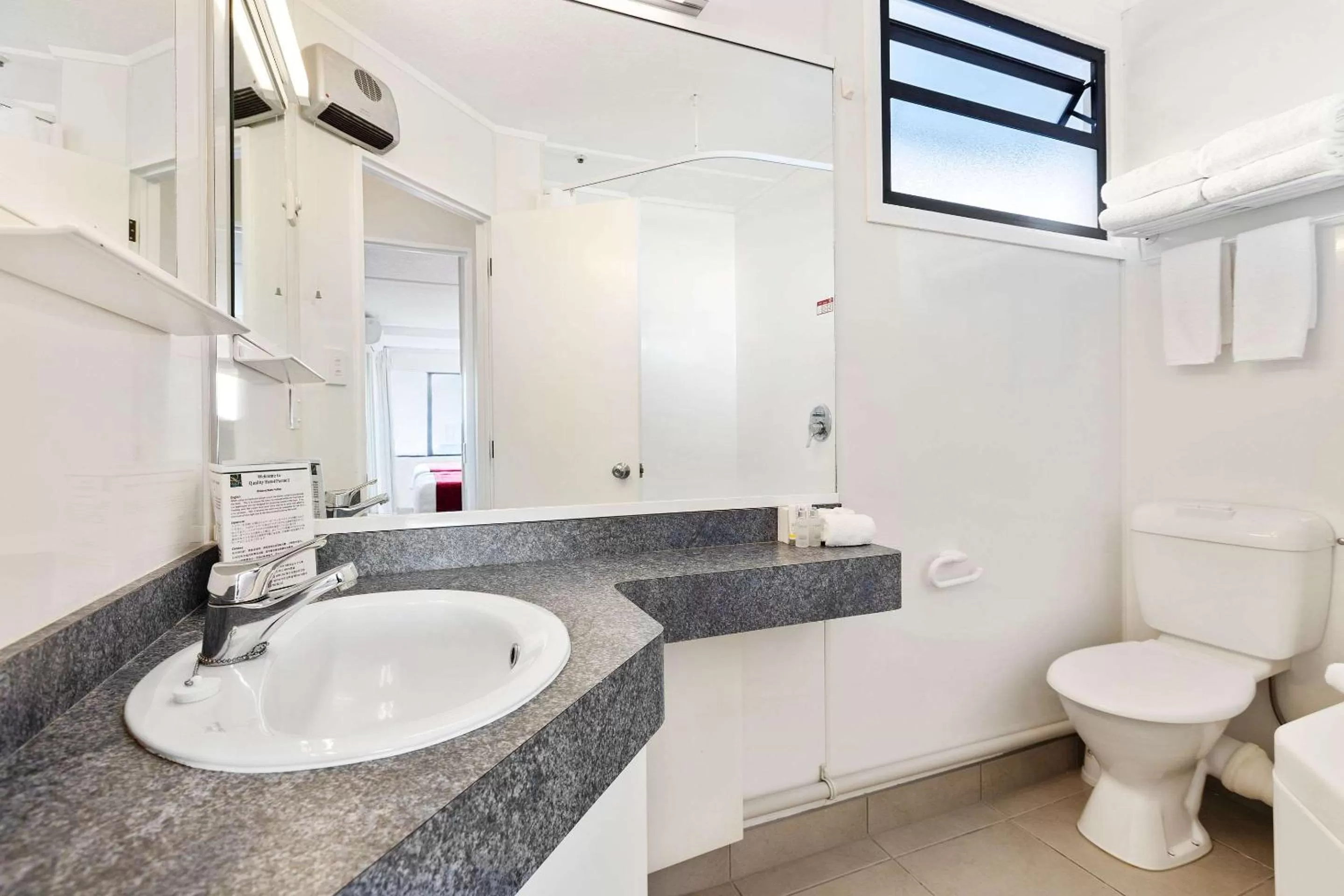 Toilet in The Parnell Hotel & Conference Centre