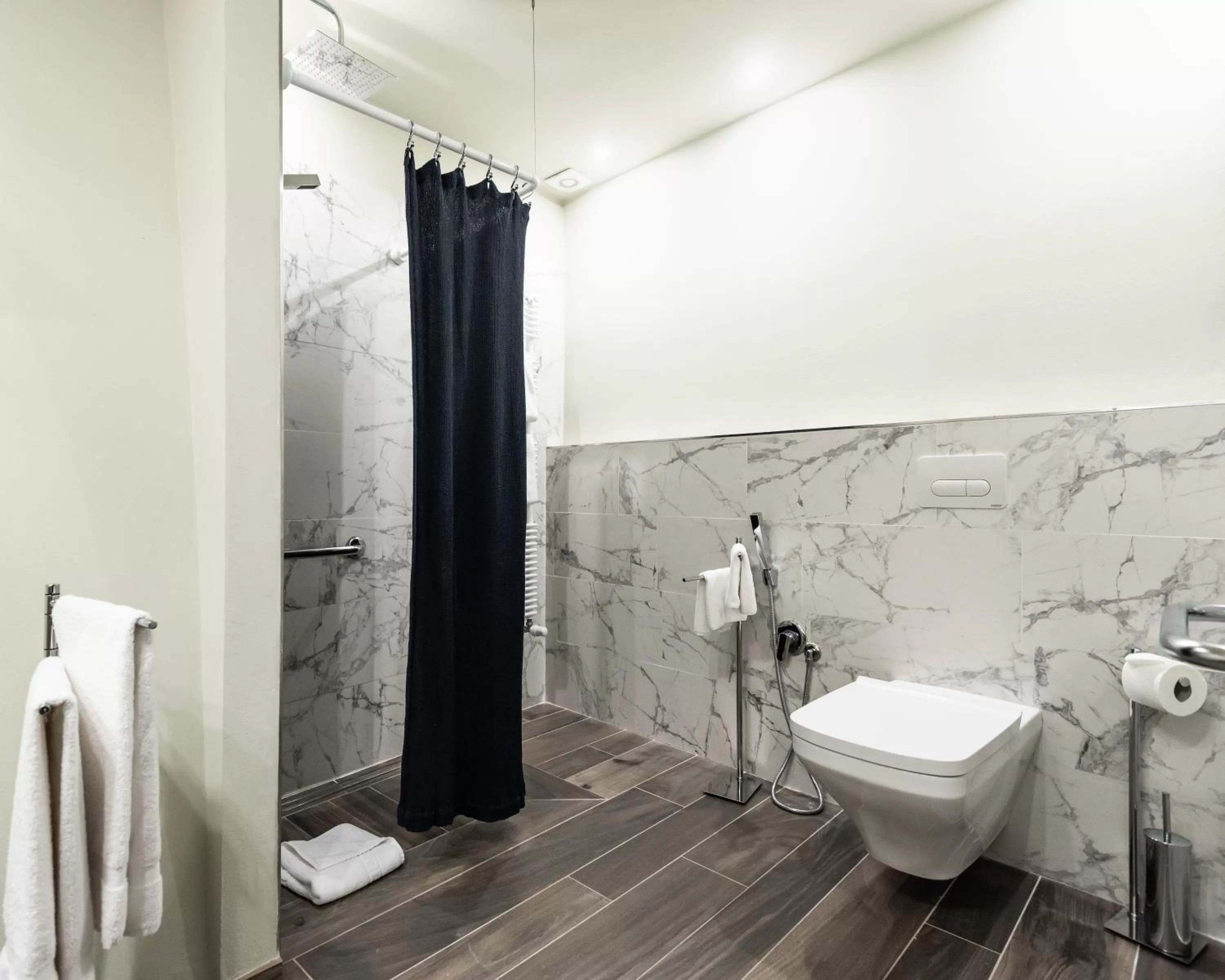 Shower in Corte Guelfa