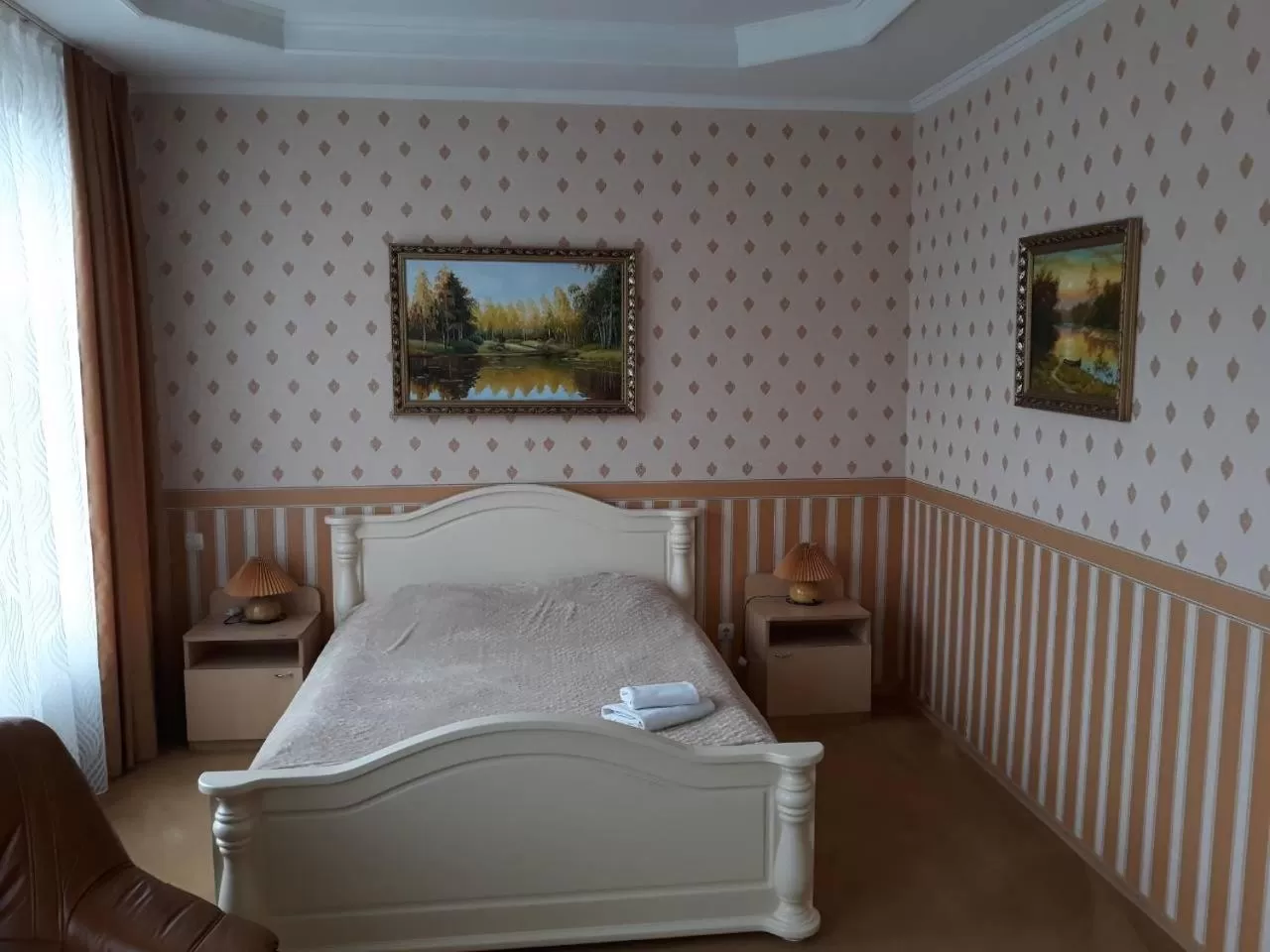 Photo of the whole room, Bed in LidoLux