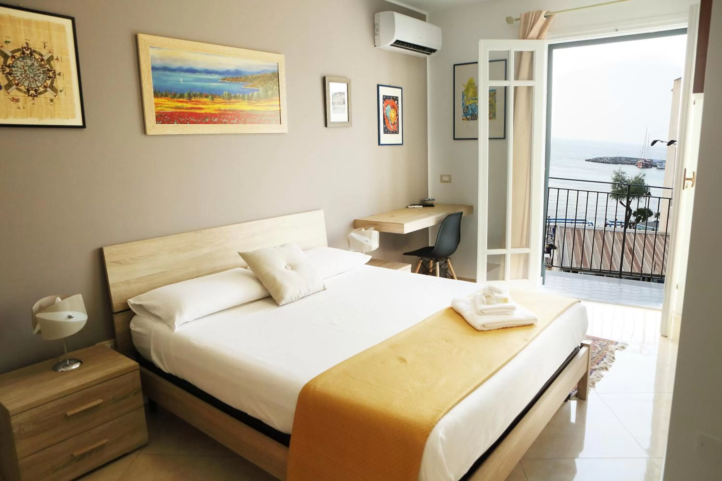 Photo of the whole room, Bed in B&B Una Terrazza sul Golfo di Sferracavallo