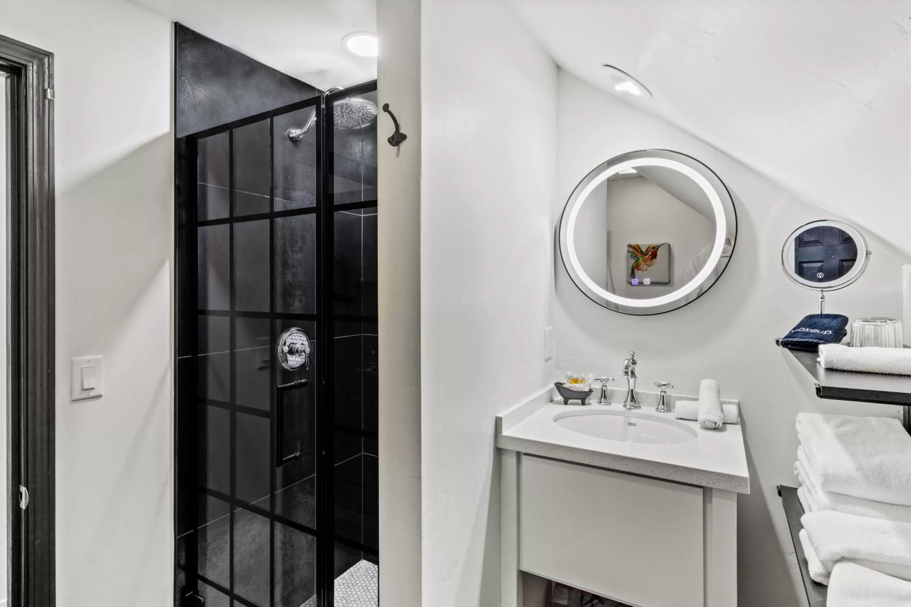 Bathroom in Bespoke Inn Flagstaff