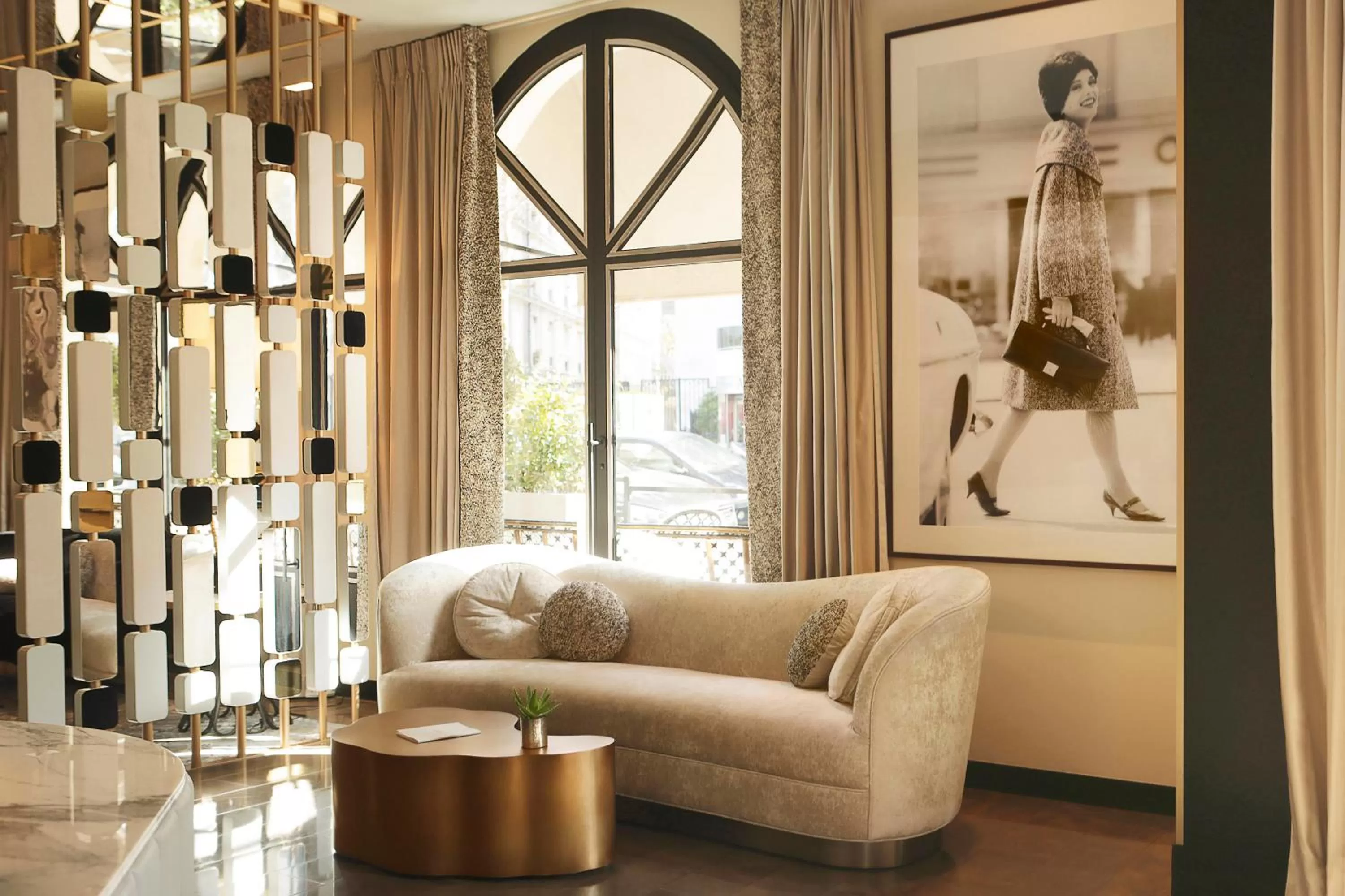 Lobby or reception in Hôtel le Derby Alma by Inwood Hotels