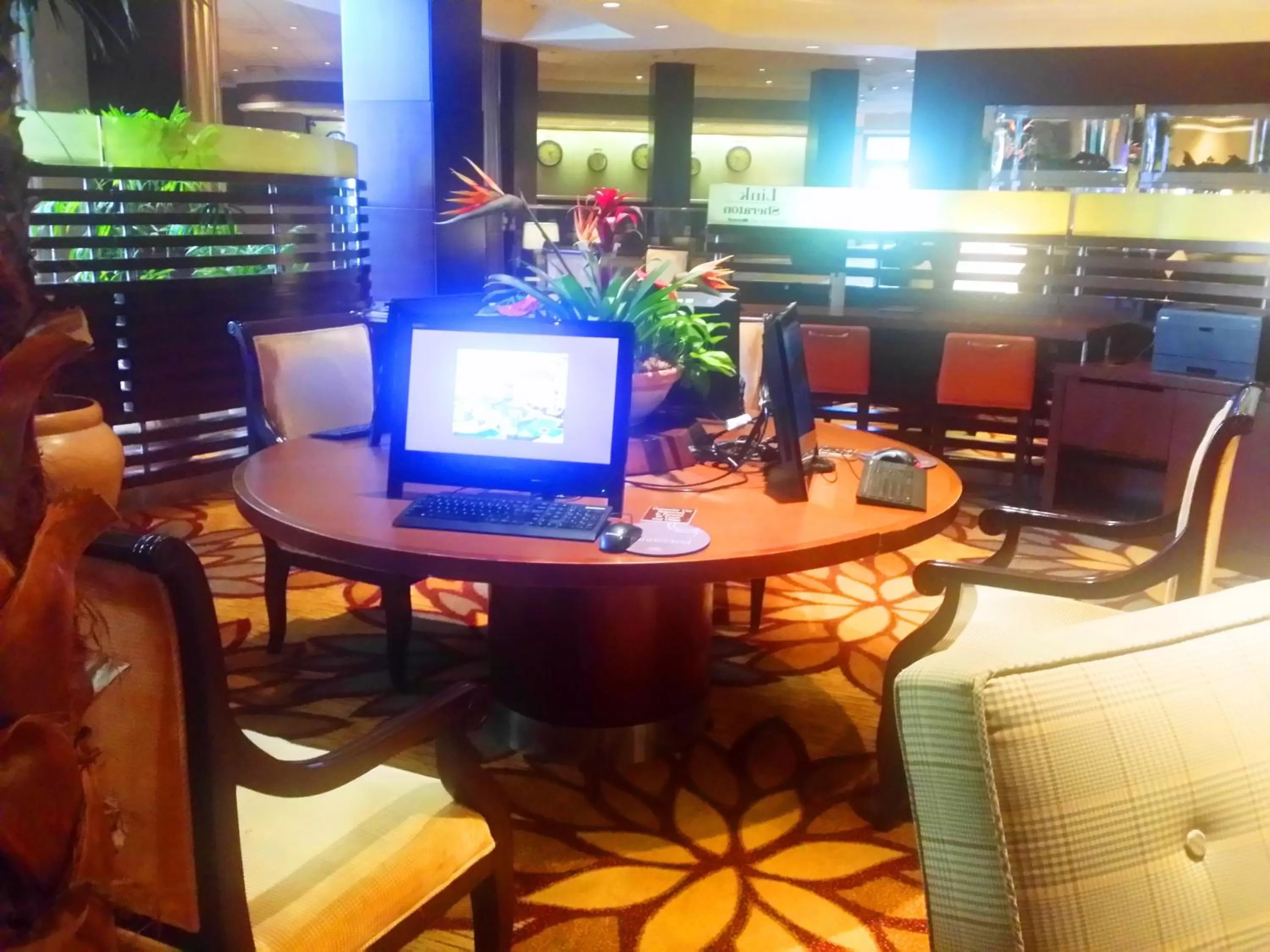 Business facilities in Anaheim Majestic Garden Hotel