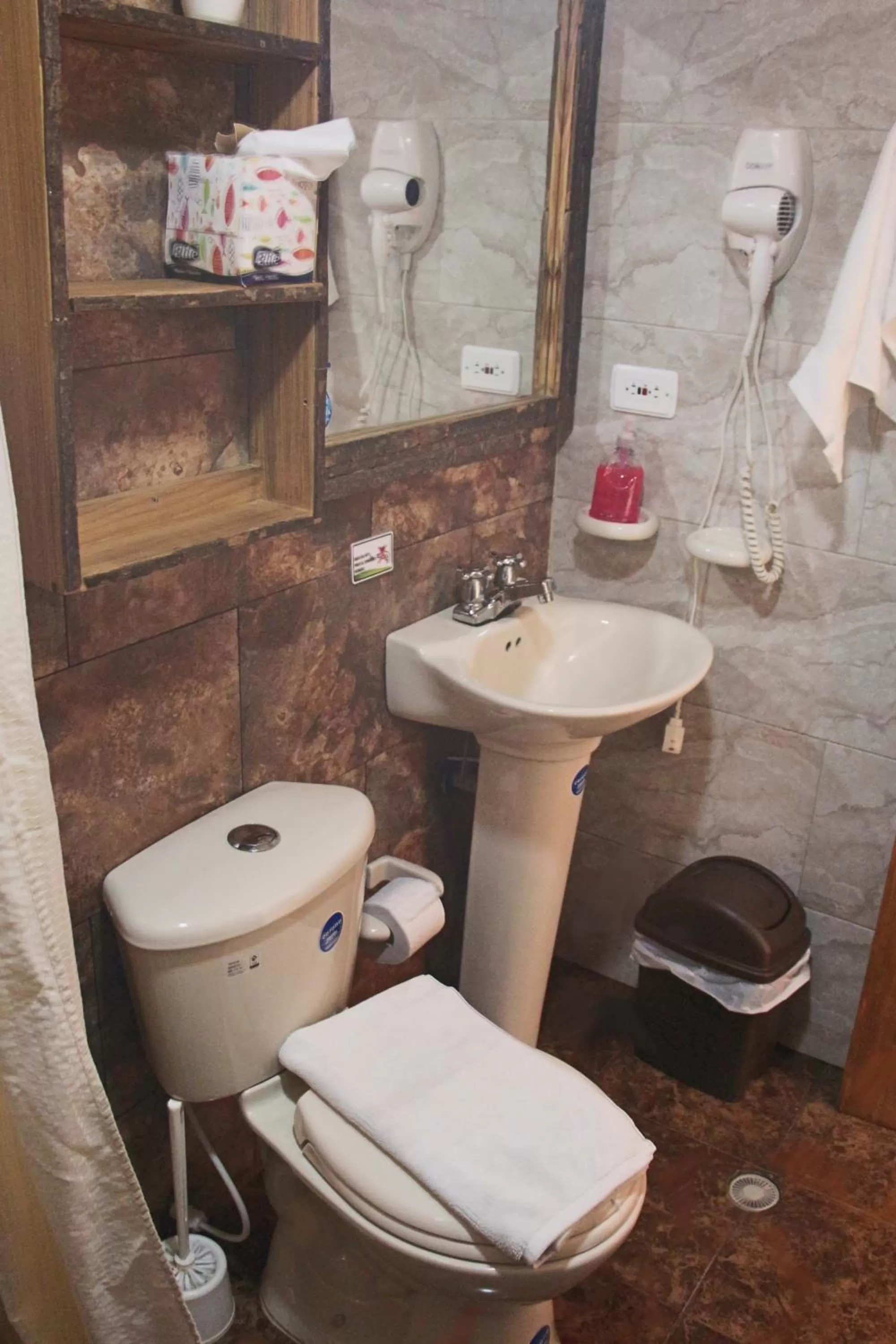 Bathroom in Hospedaje Solymar Sarie Bay