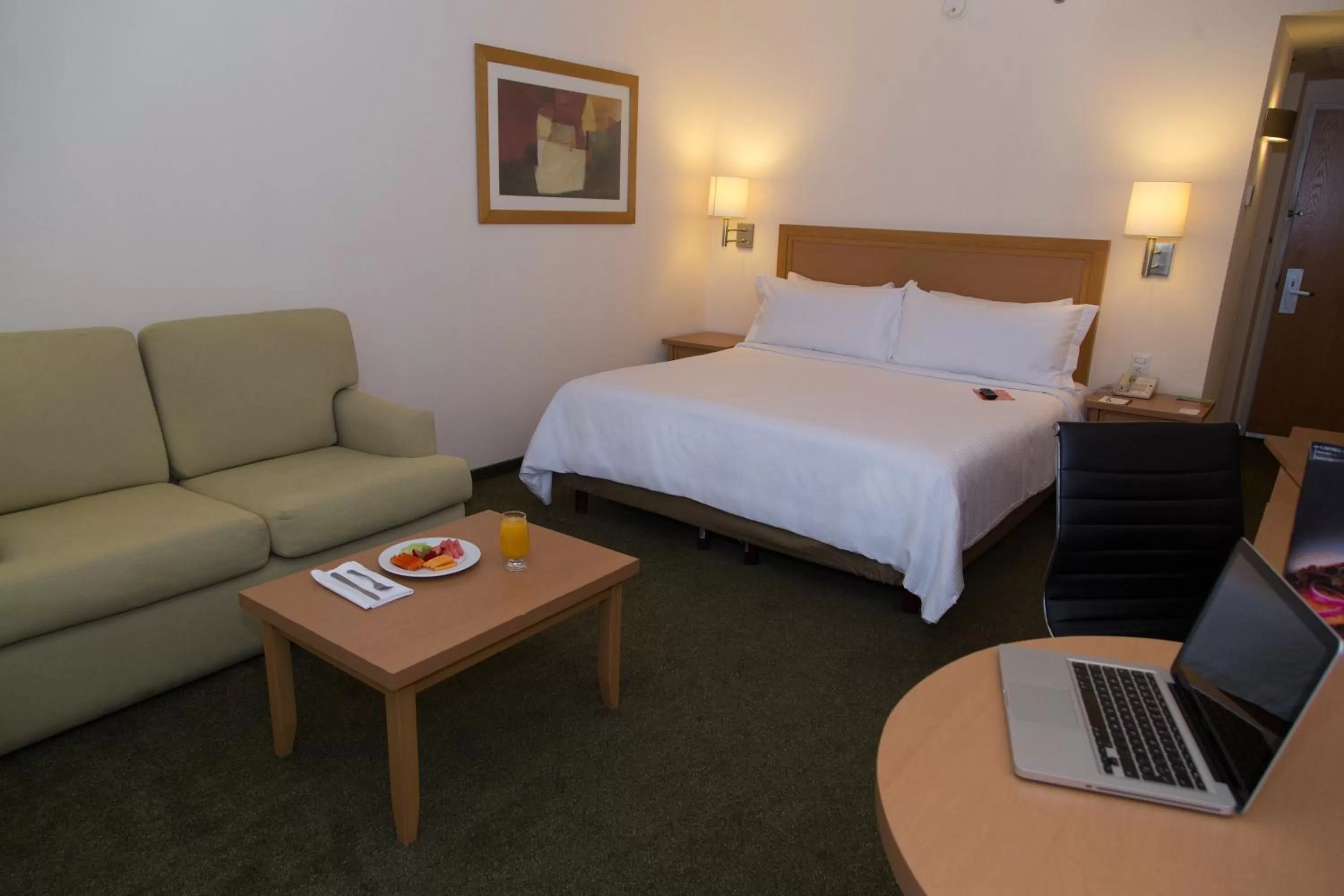 Property building, Bed in Fiesta Inn Ecatepec