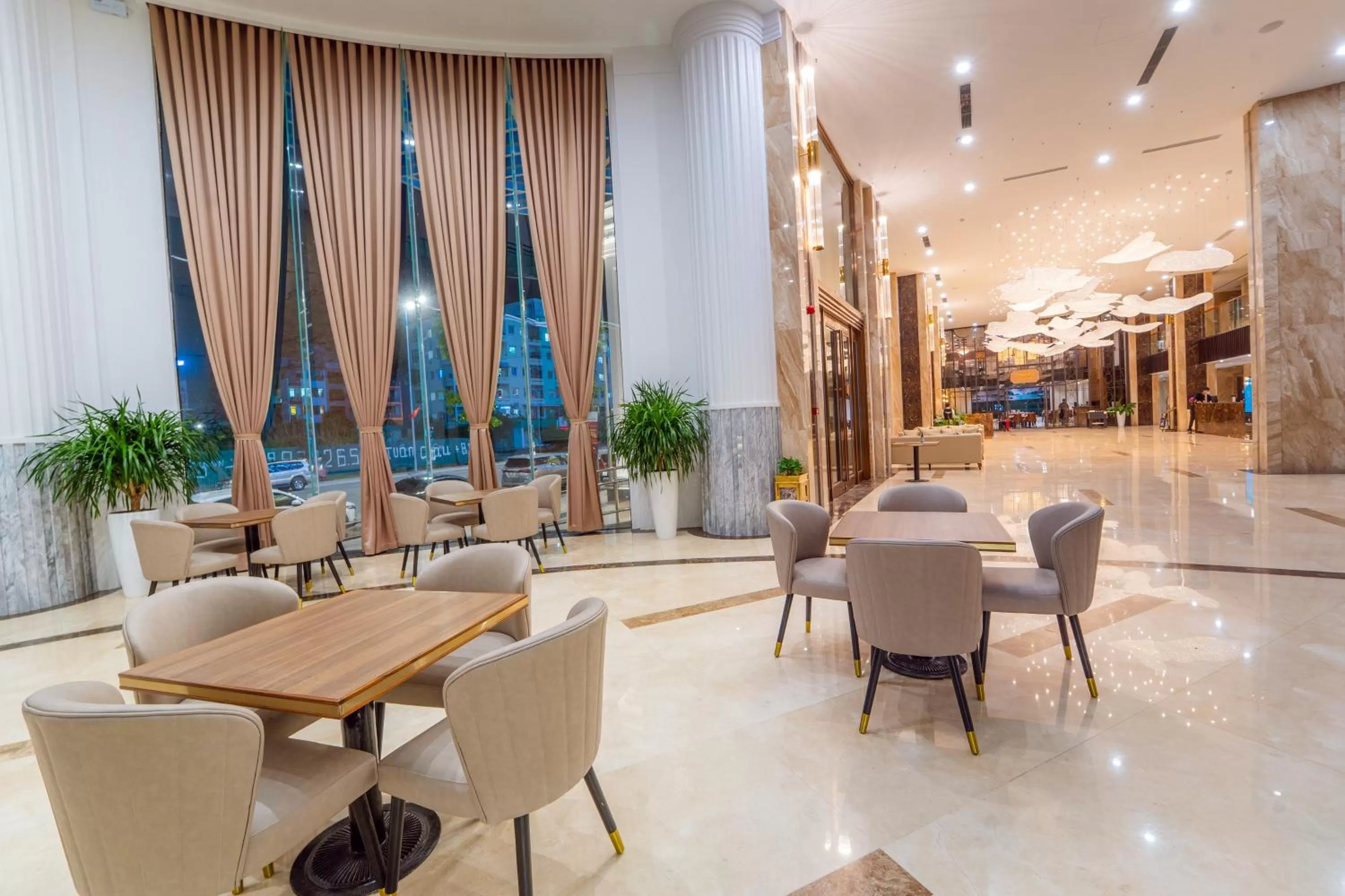 Lounge or bar in Paddington Hotel Halong Bayview