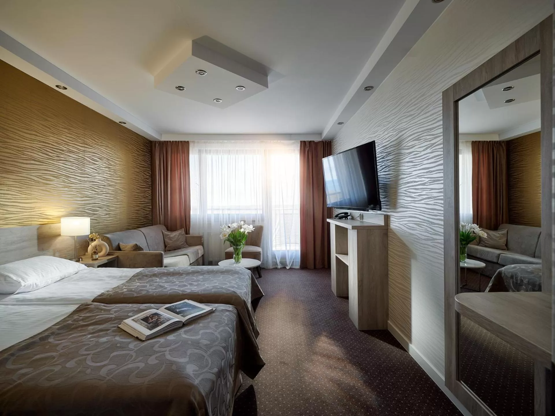 Photo of the whole room, Bed in Arka Medical Spa