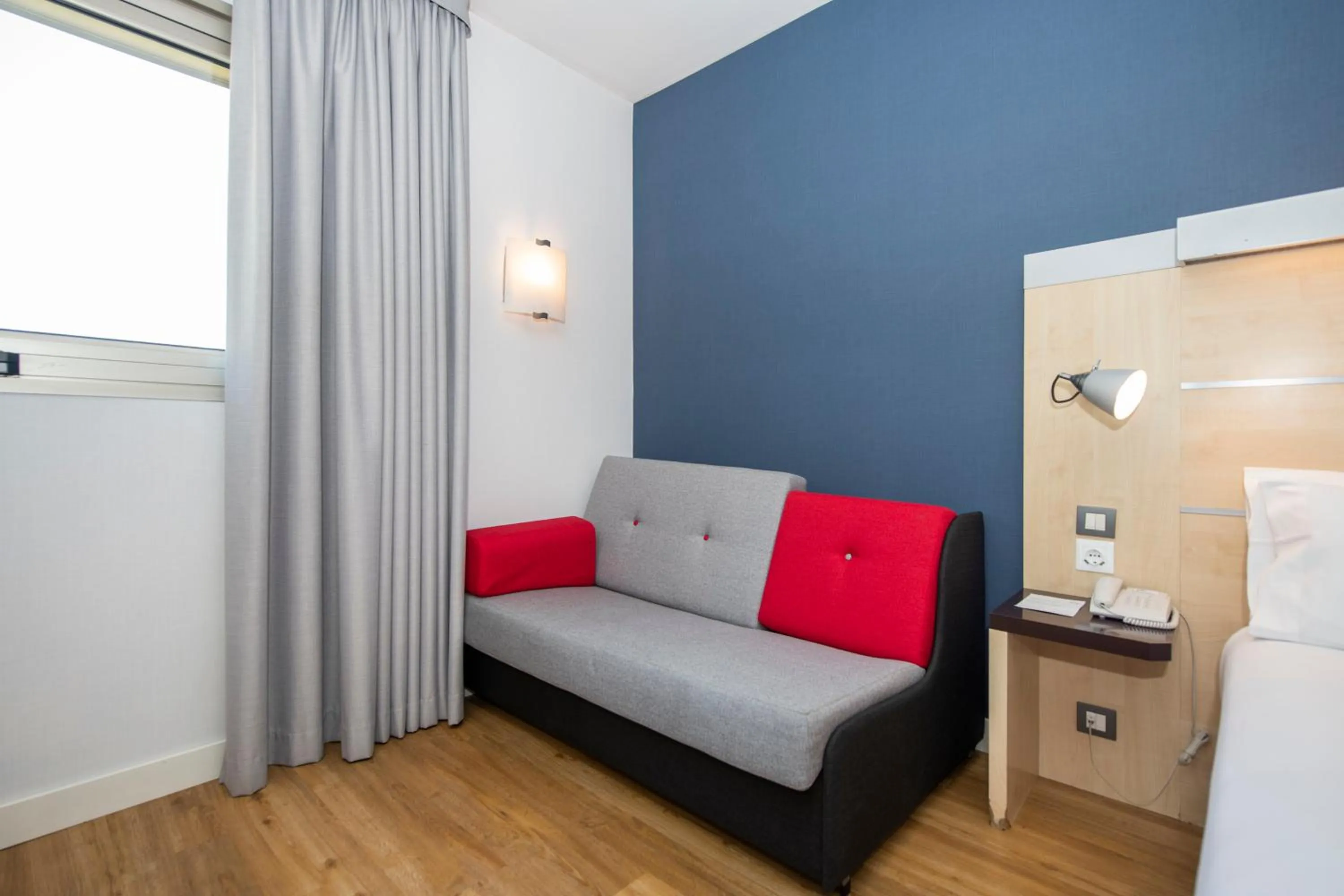 Bedroom in Holiday Inn Express Barcelona - Montmeló by IHG