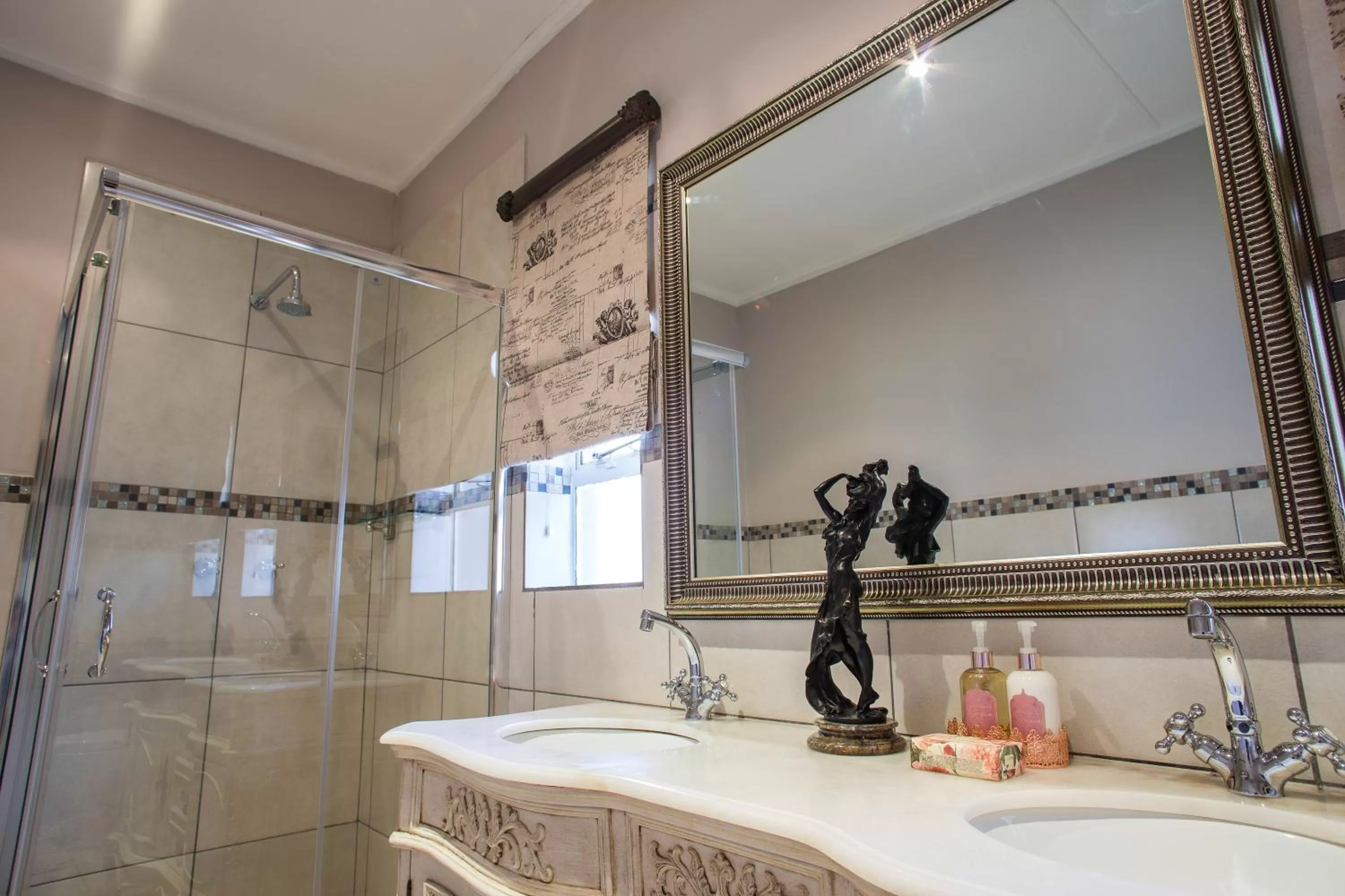 Shower, Bathroom in La Vida Luka - Luxury Guesthouse