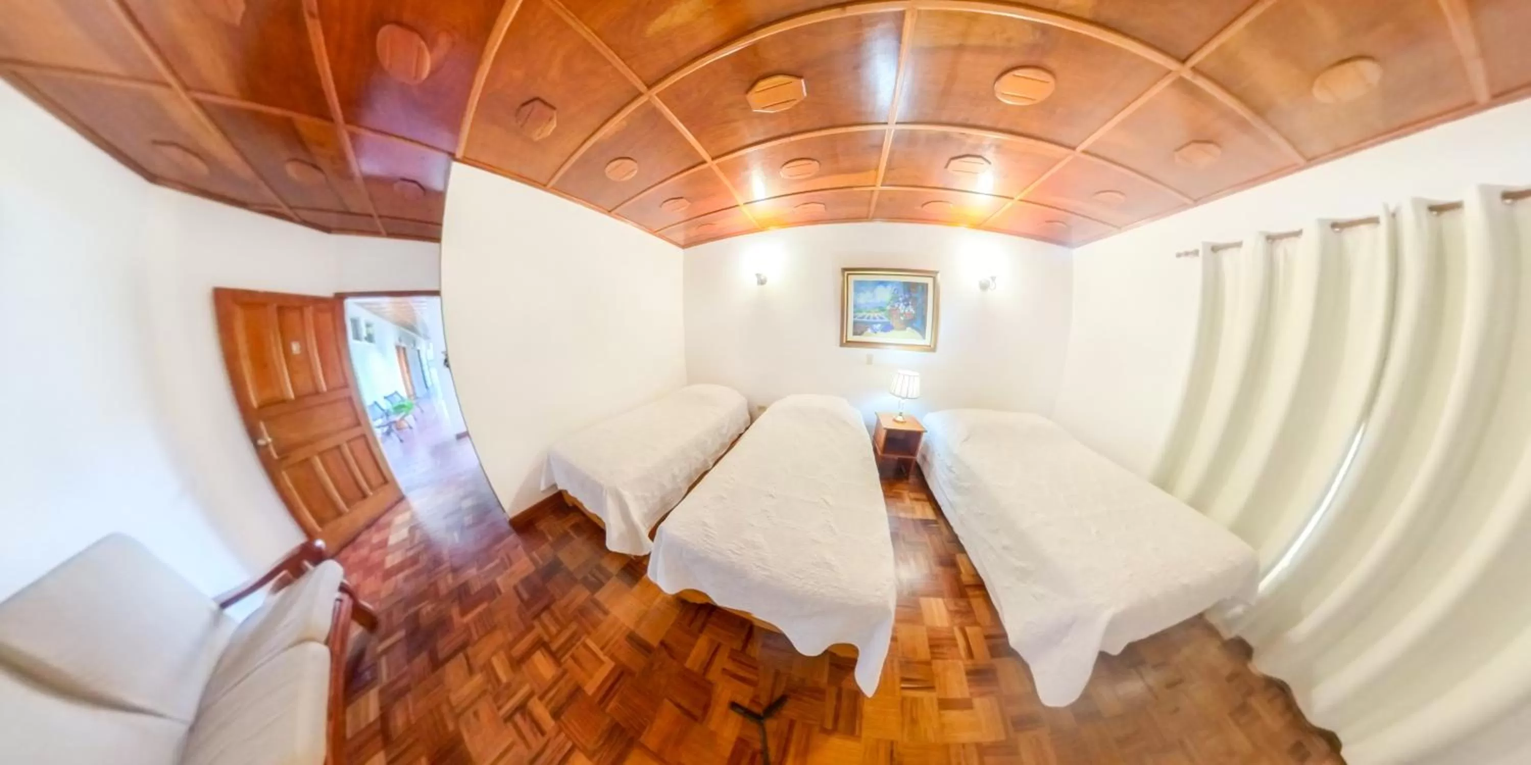 Photo of the whole room in Hotel Rebequet