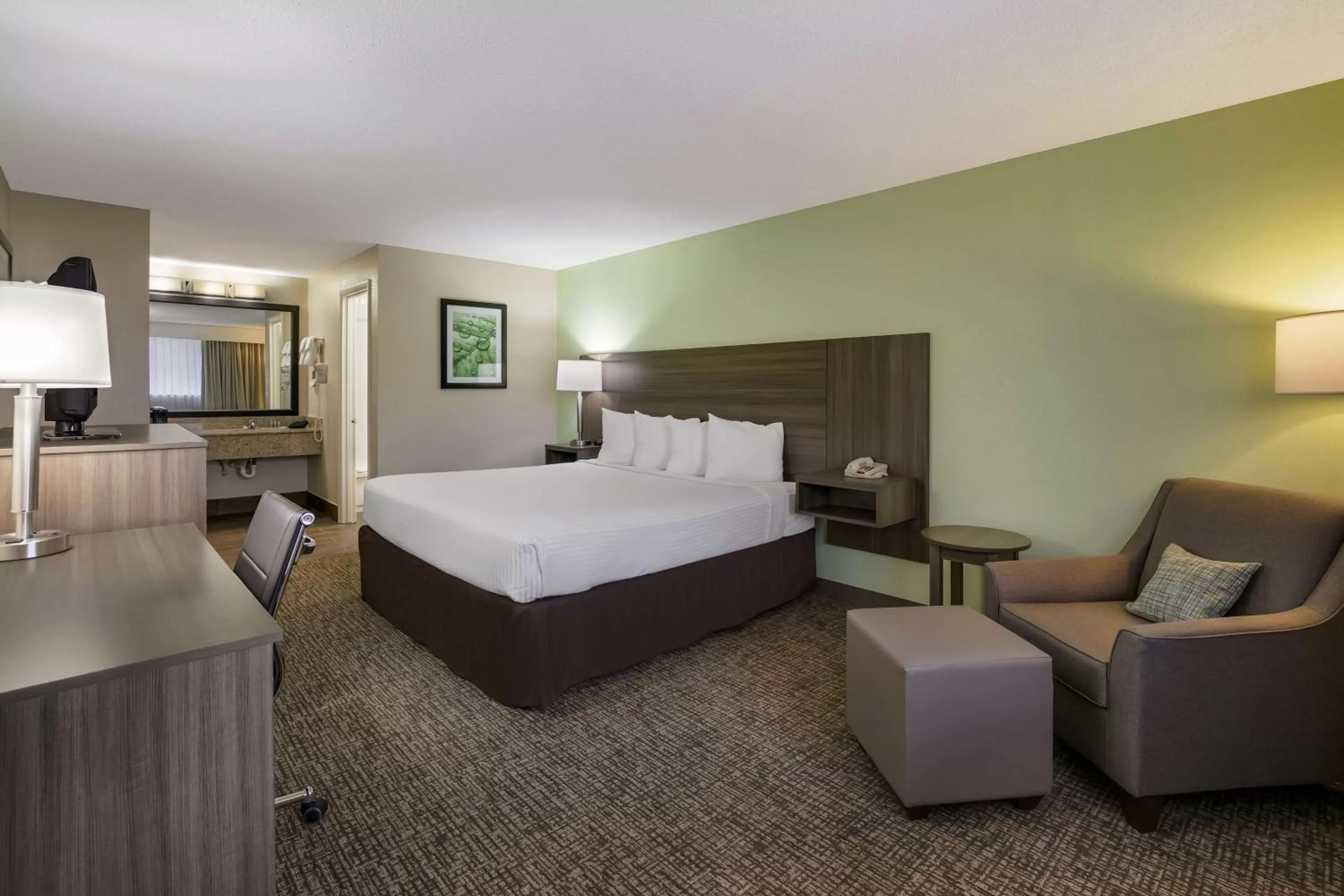 Bedroom, Bed in Best Western Milton Inn