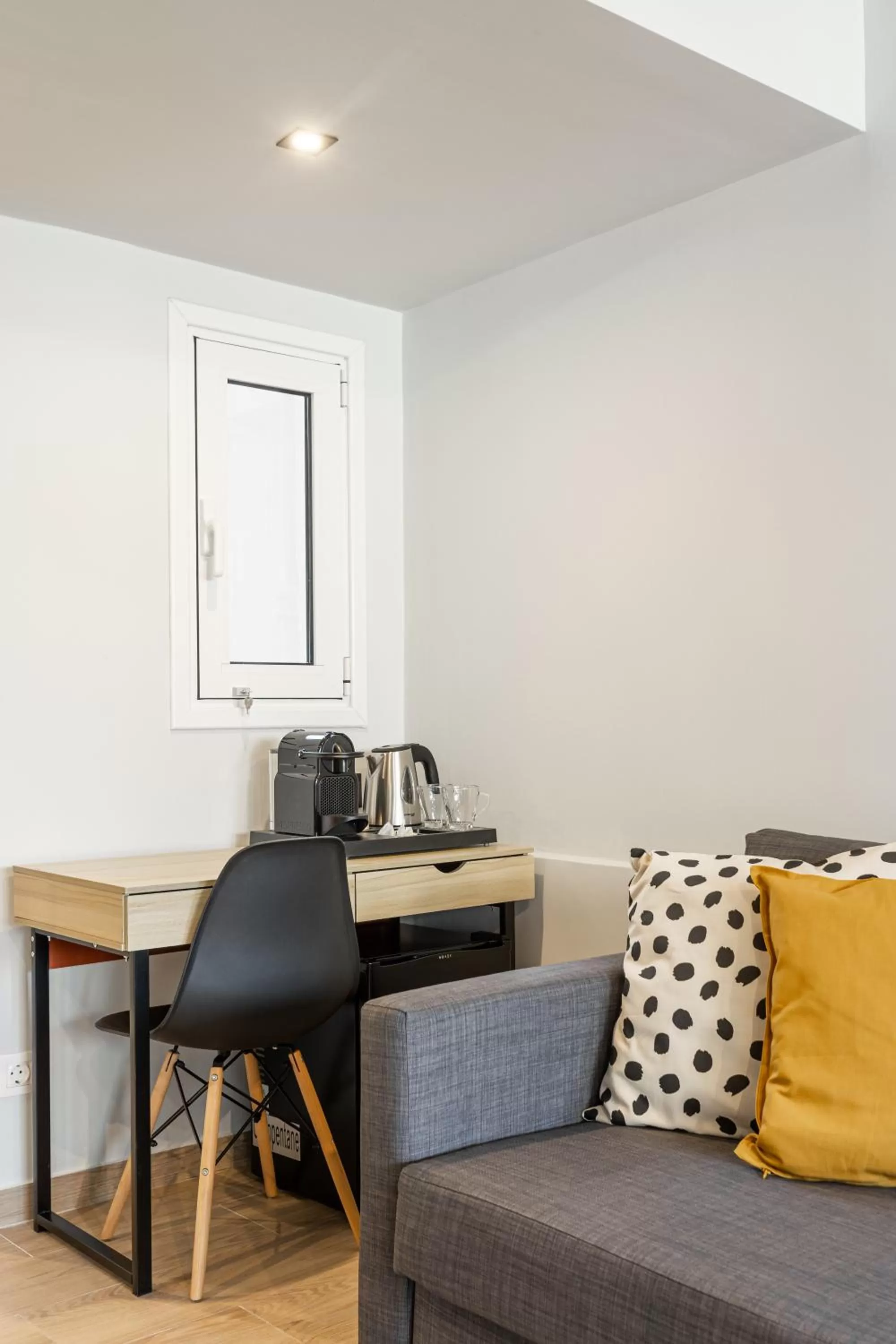 Coffee/tea facilities in Ermoo Athens Modern Living