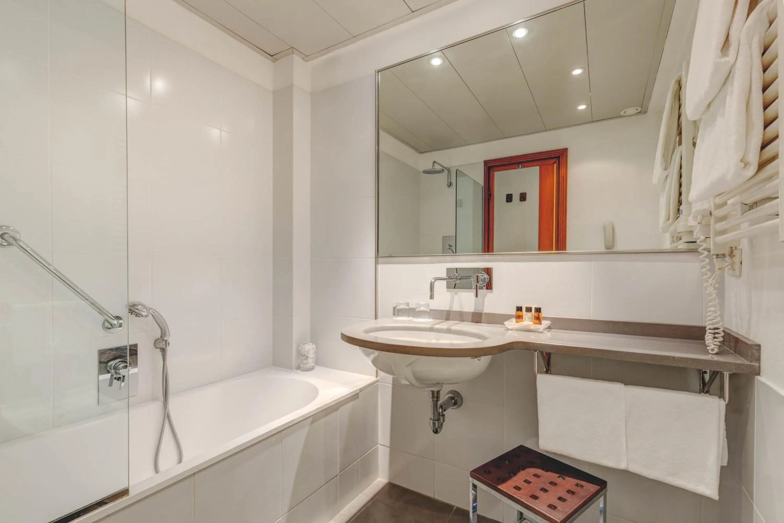 Shower in Hotel Continental