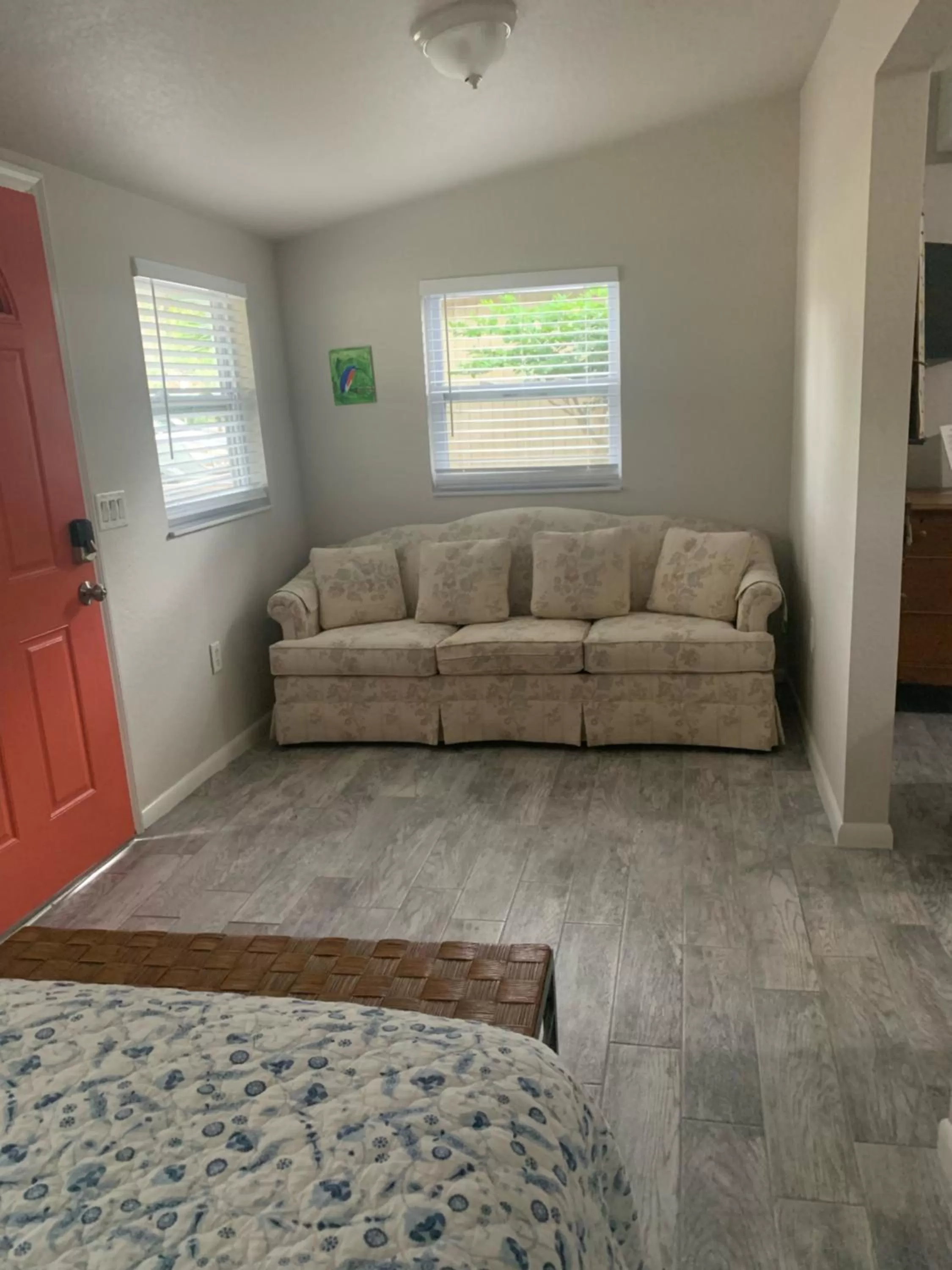 Seating area in Nature Coast Inn & Cottages