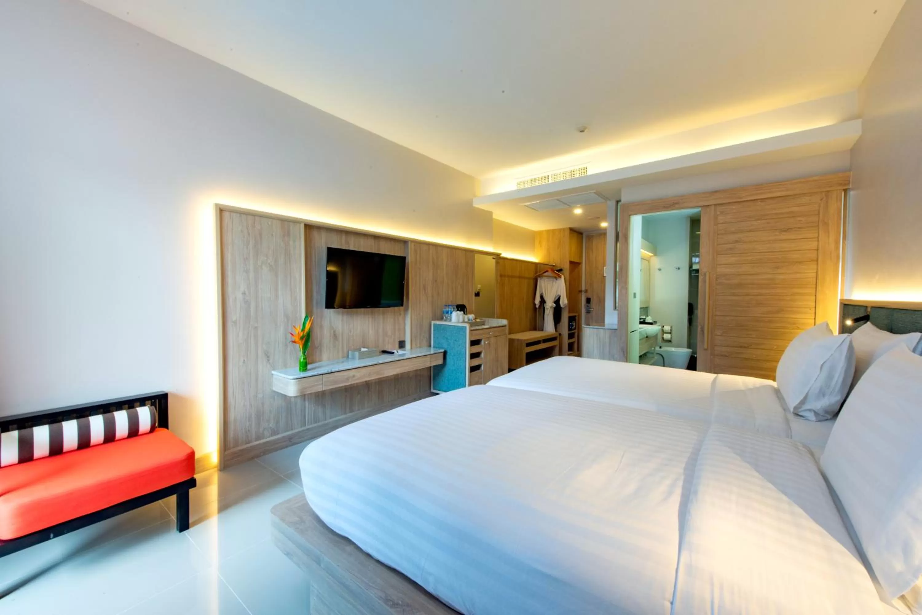 Photo of the whole room, Bed in Holiday Ao Nang Beach Resort, Krabi