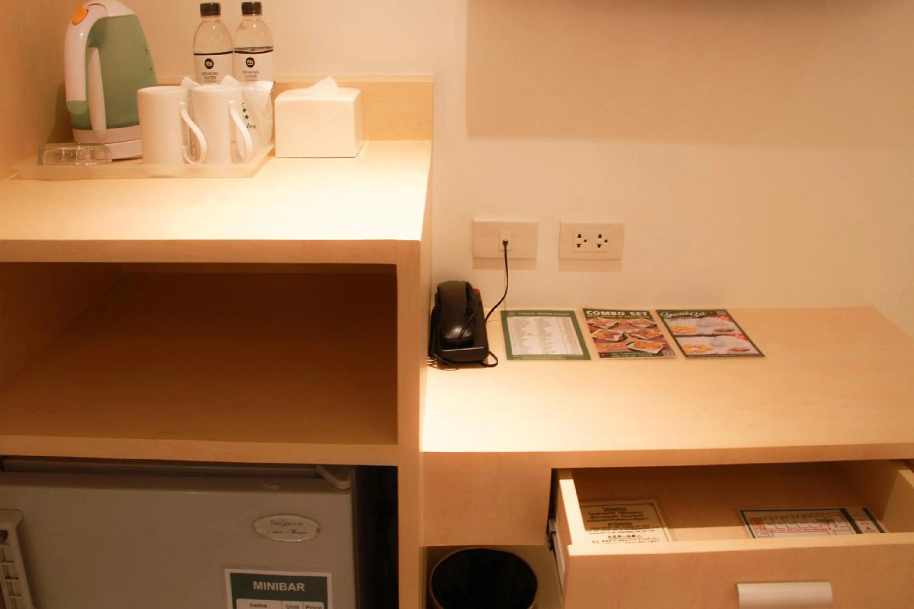 Coffee/tea facilities in Ten Stars Hotel