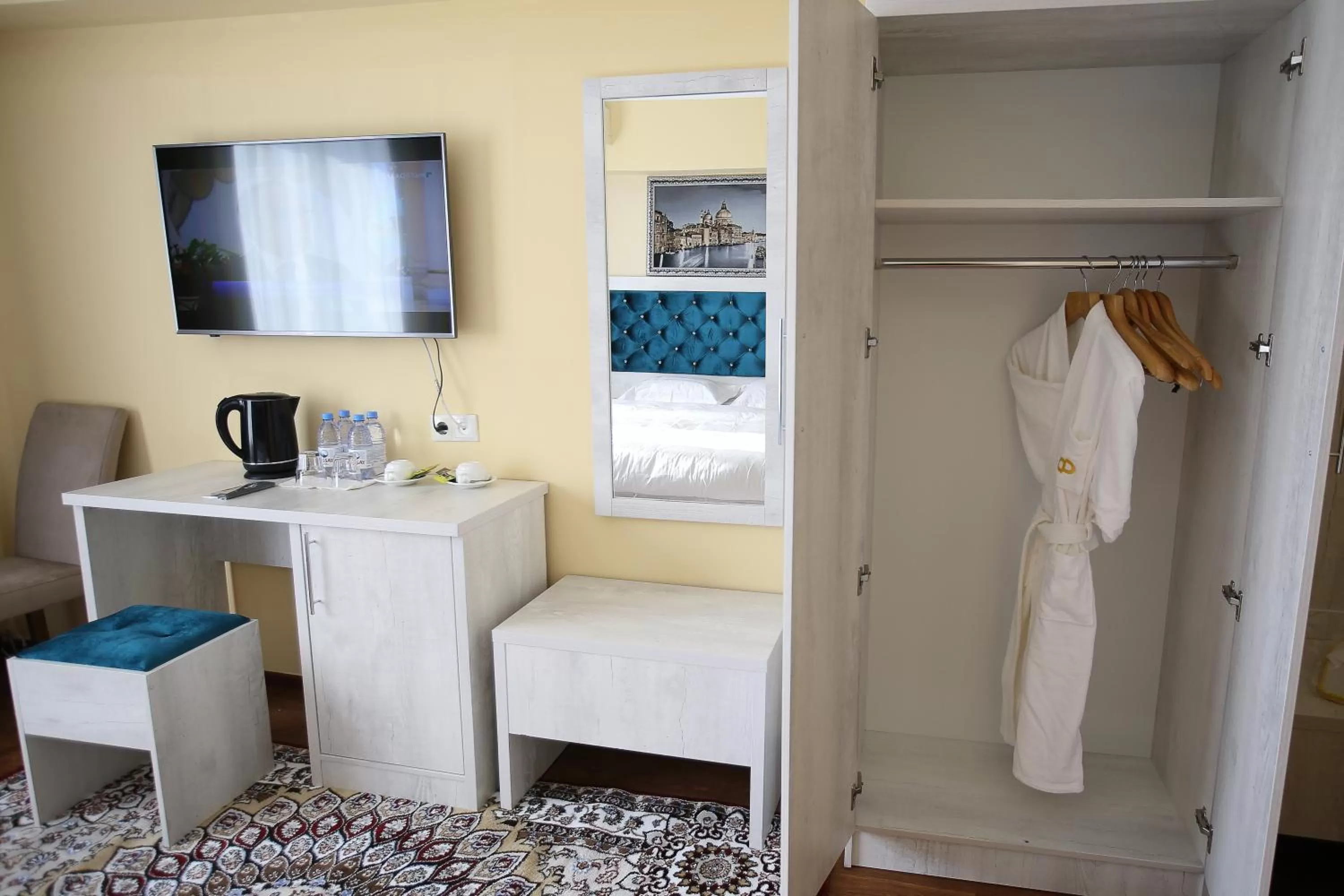 TV/Entertainment Center in Altai Business Hotel