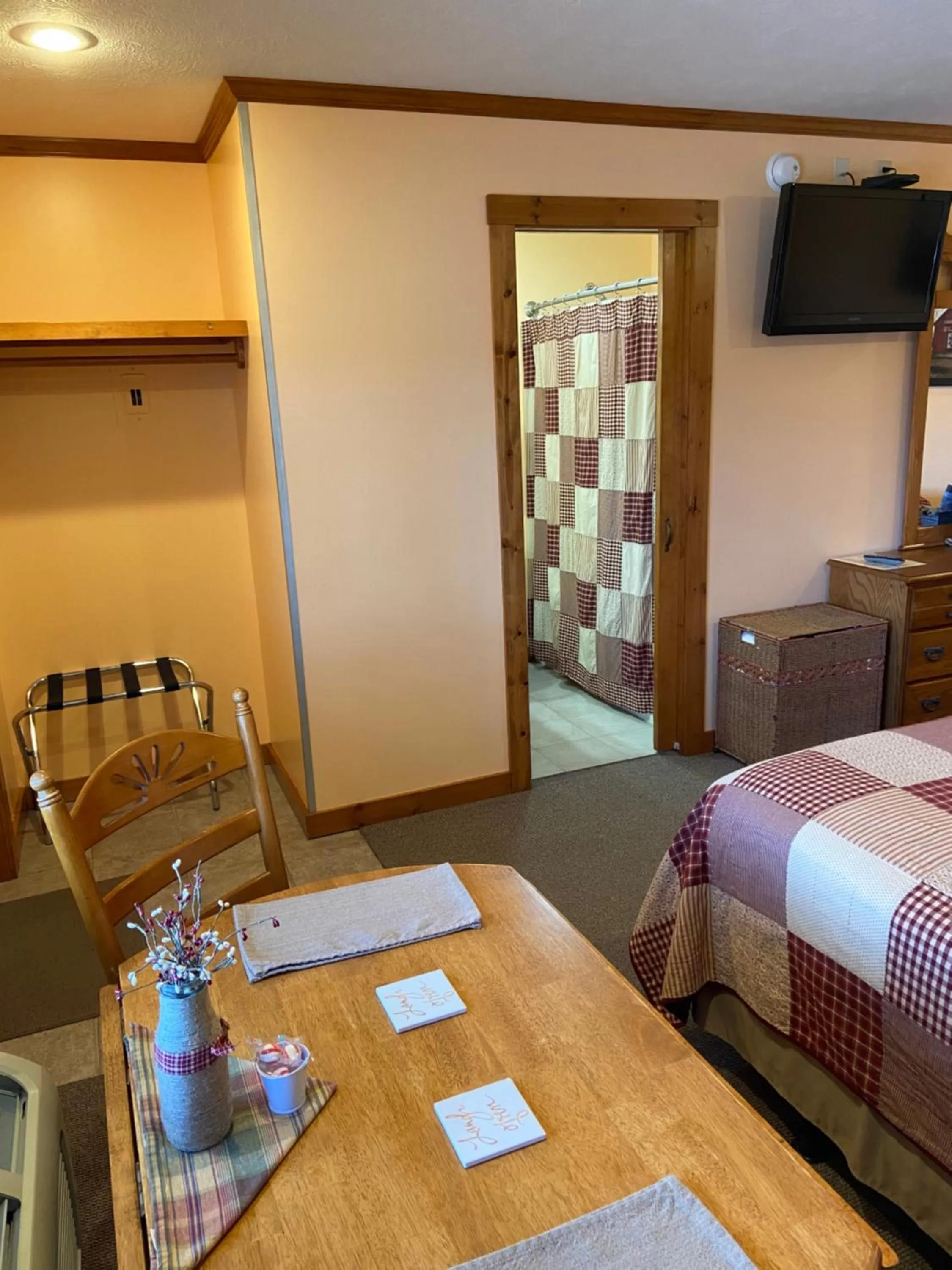 TV and multimedia, Bed in The Garrett Inn