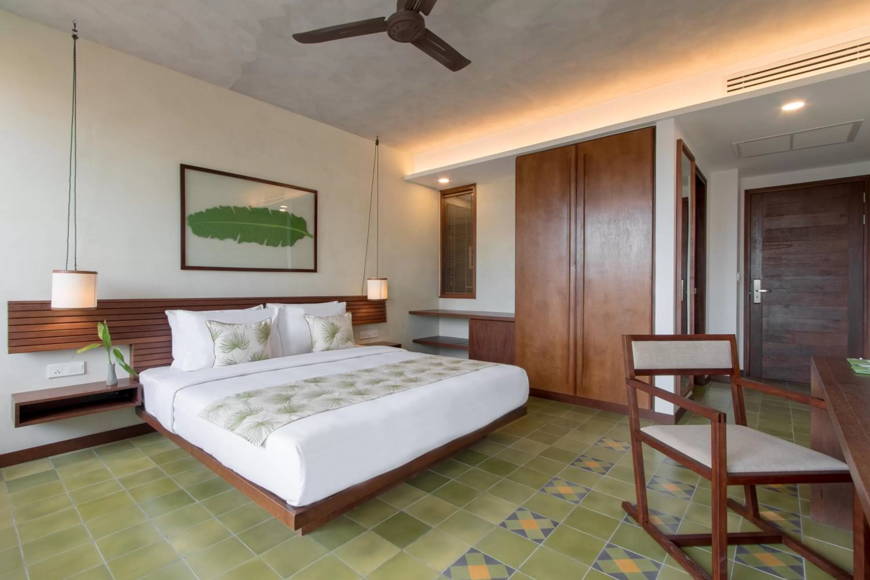 Photo of the whole room, Bed in Penh House Hotel