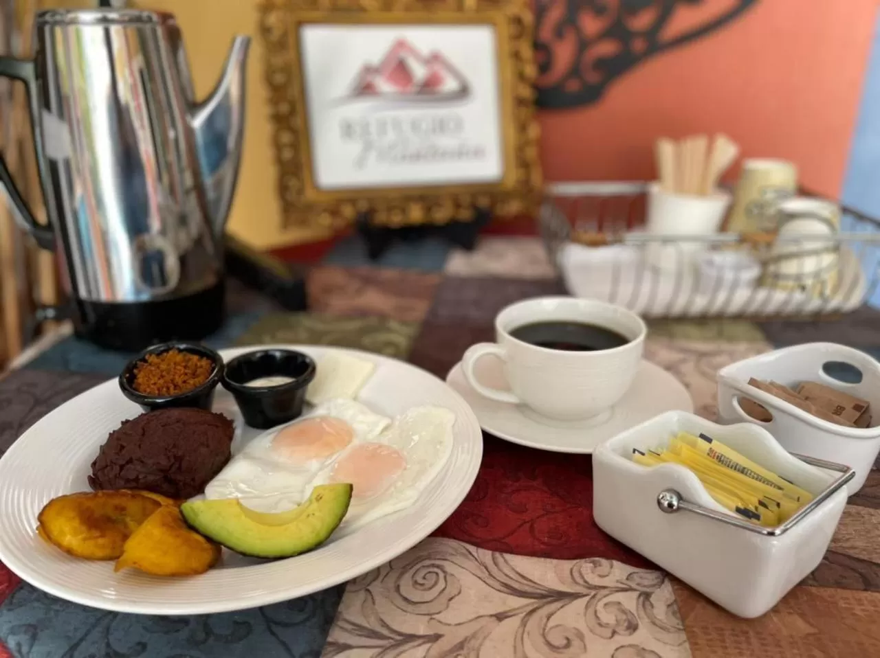 Breakfast in Refugio de la Montaña B&B