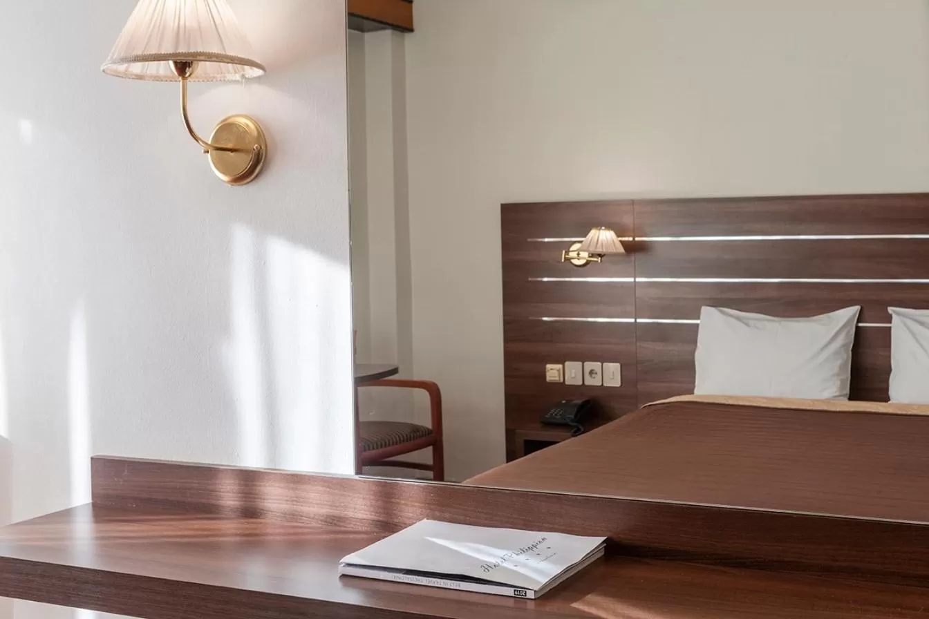 hair dresser, Bed in Philippion