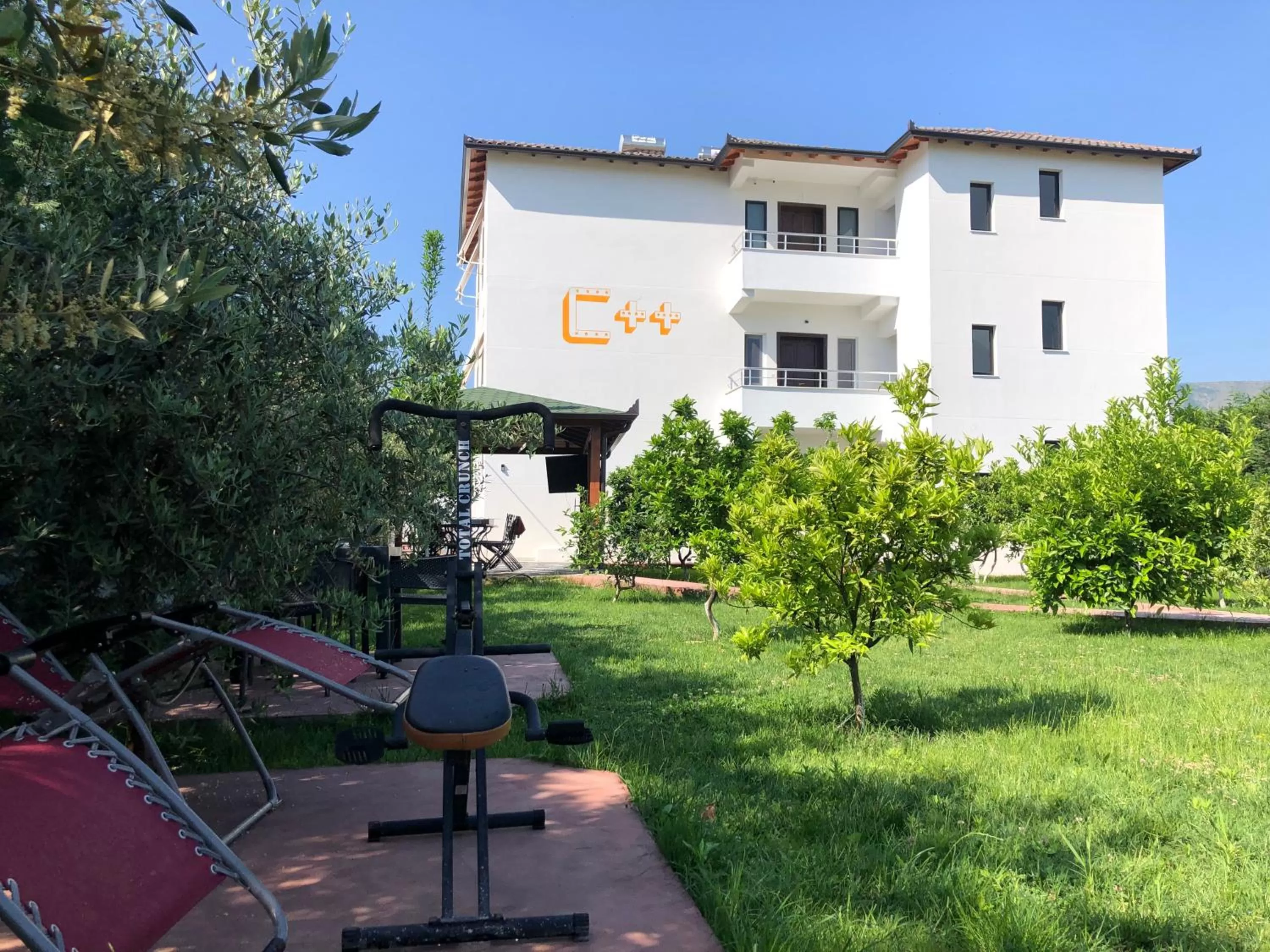 Property Building in Vila C++