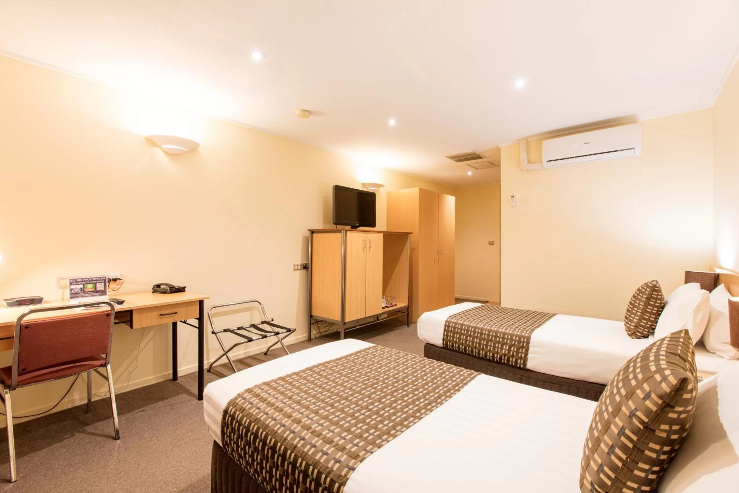 Bed in Mildura Inlander Resort