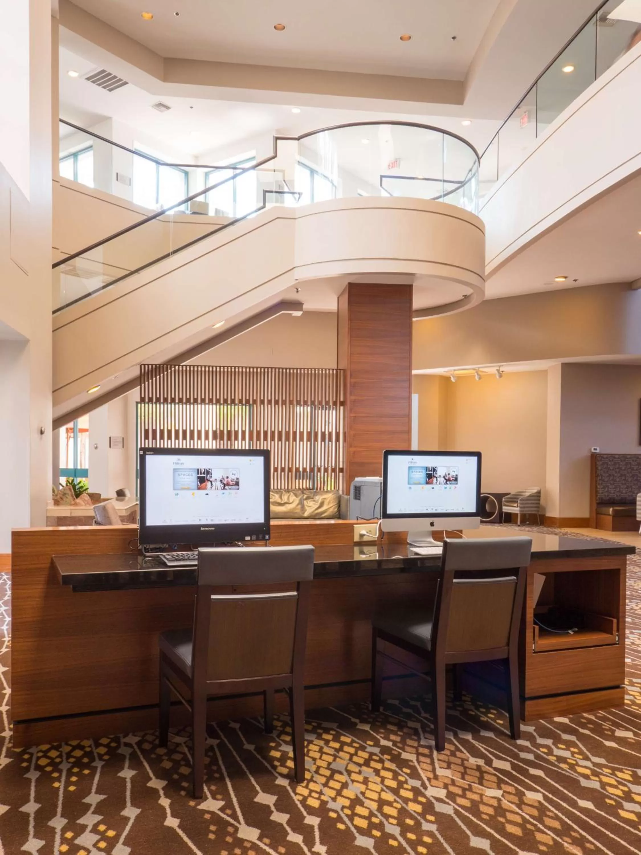 Business facilities in Hilton Phoenix Airport