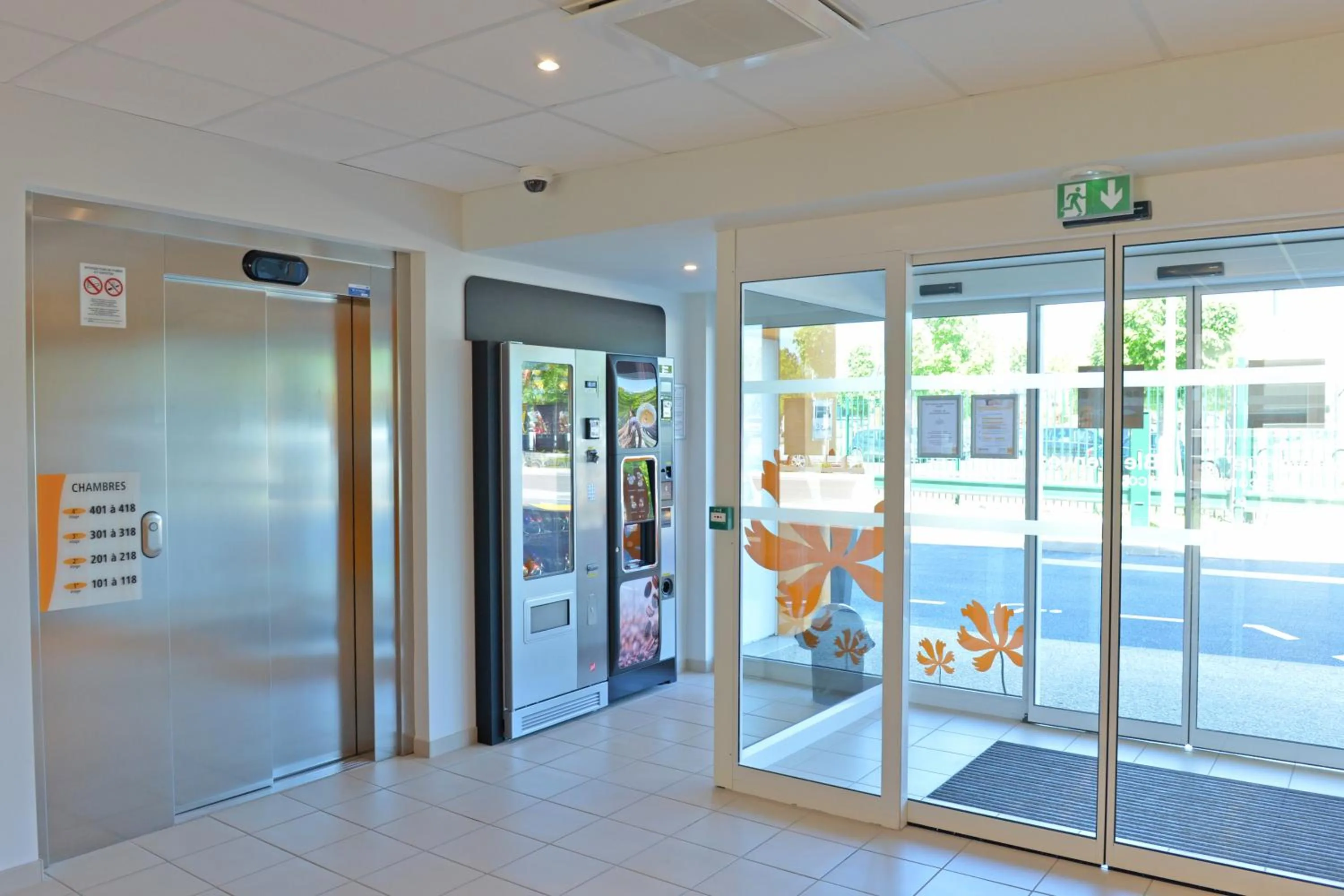 Lobby or reception in Premiere Classe Reims Nord - Bétheny