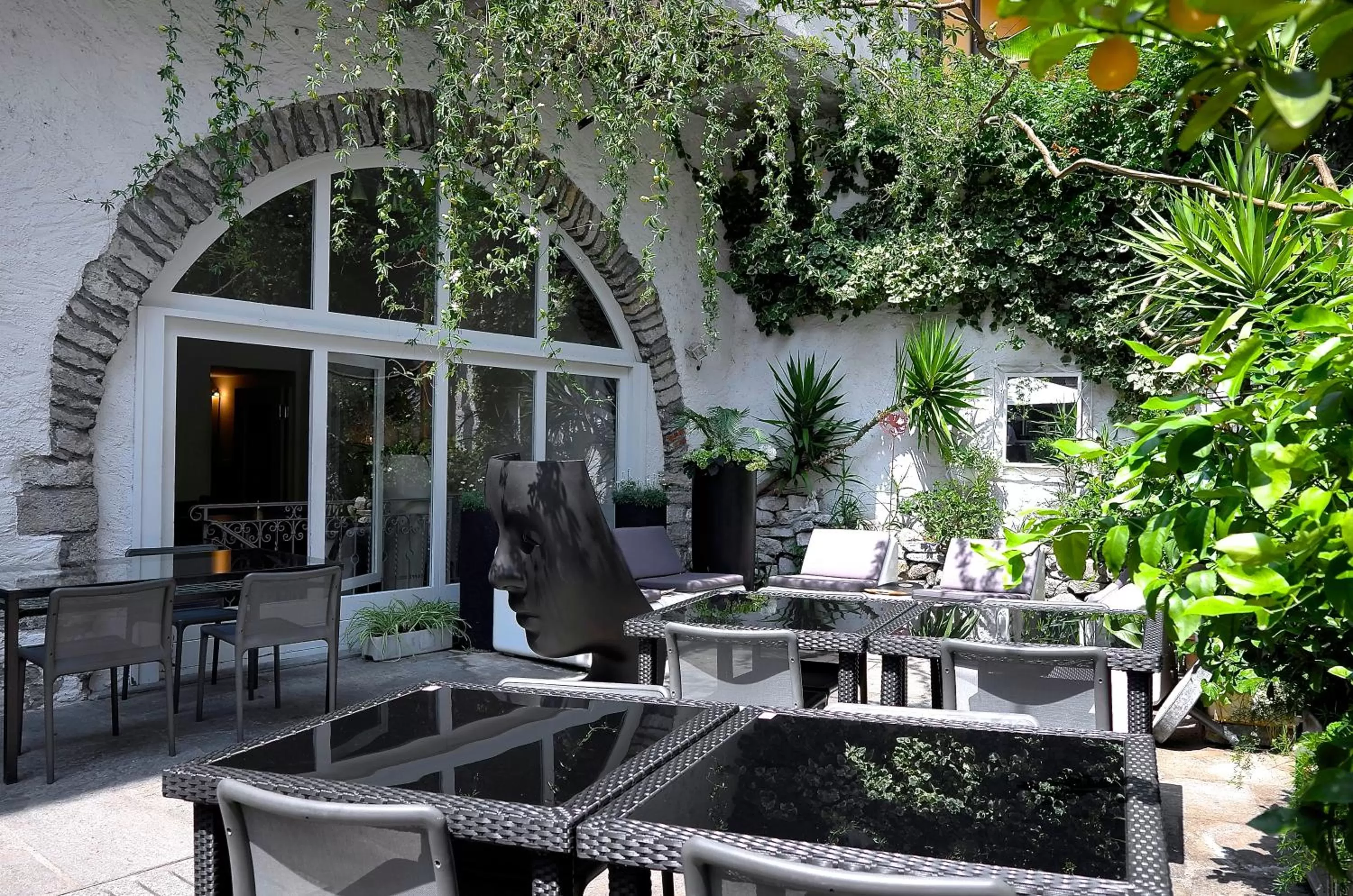 Patio in Caffè dell'Arte Boutique Rooms Locarno