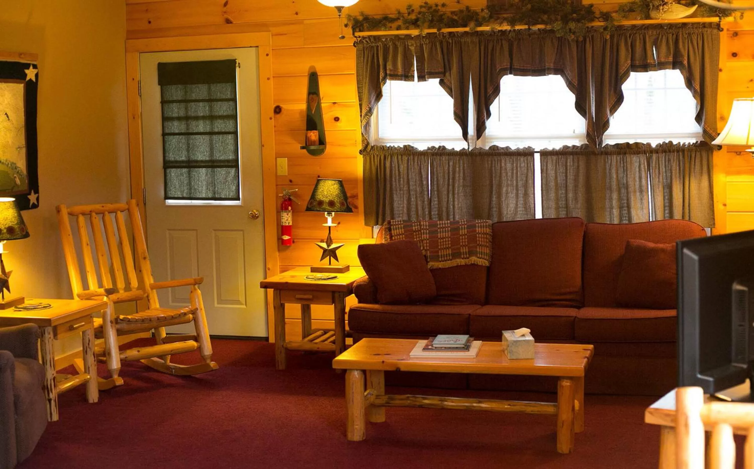 Living room in Blessing Lodge by Amish Country Lodging