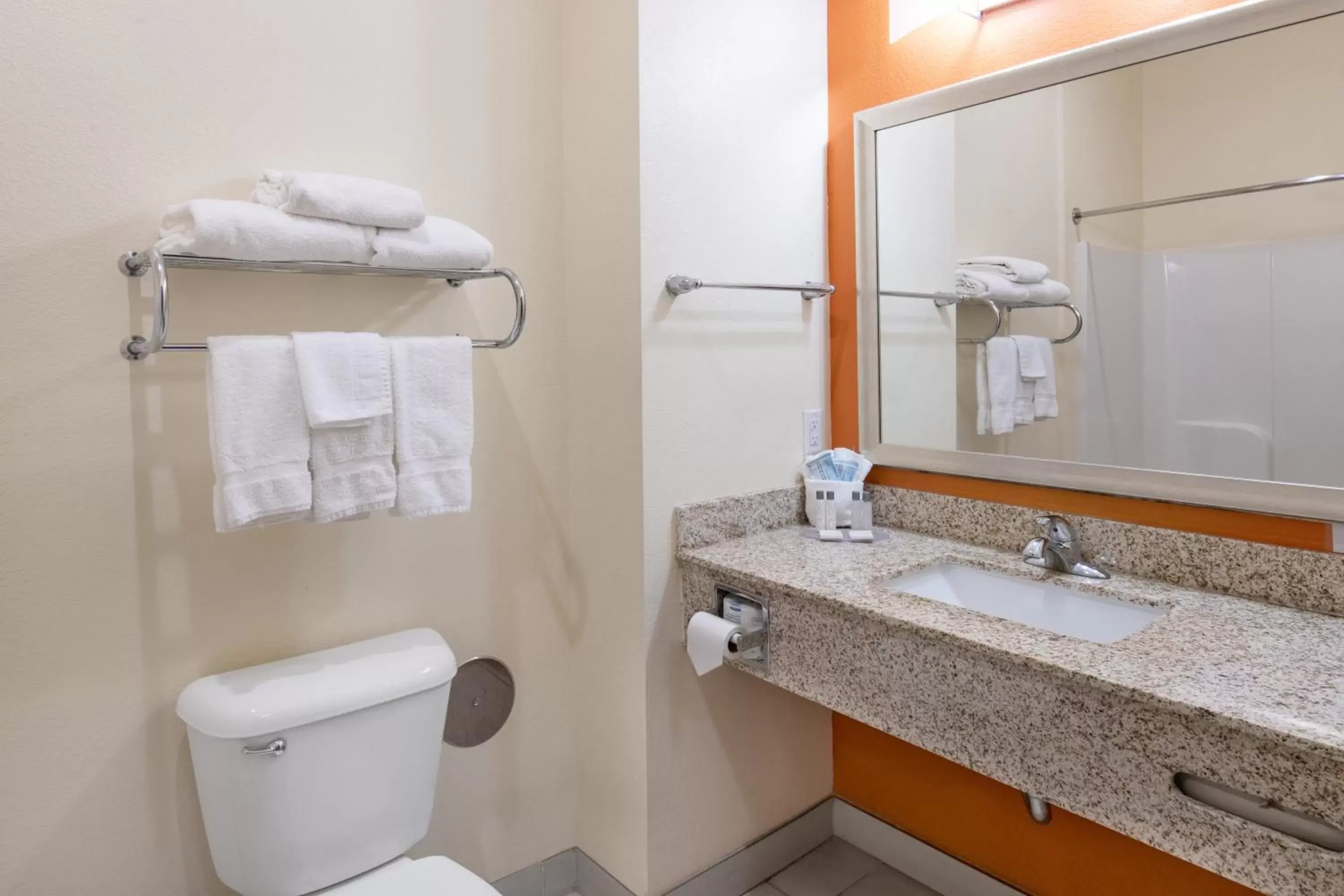 Double Room - single occupancy - Disability Access in Home Away Kitchen Suites Enid Double Room - single occupancy - Disability Access in Home Away Kitchen Suites Enid