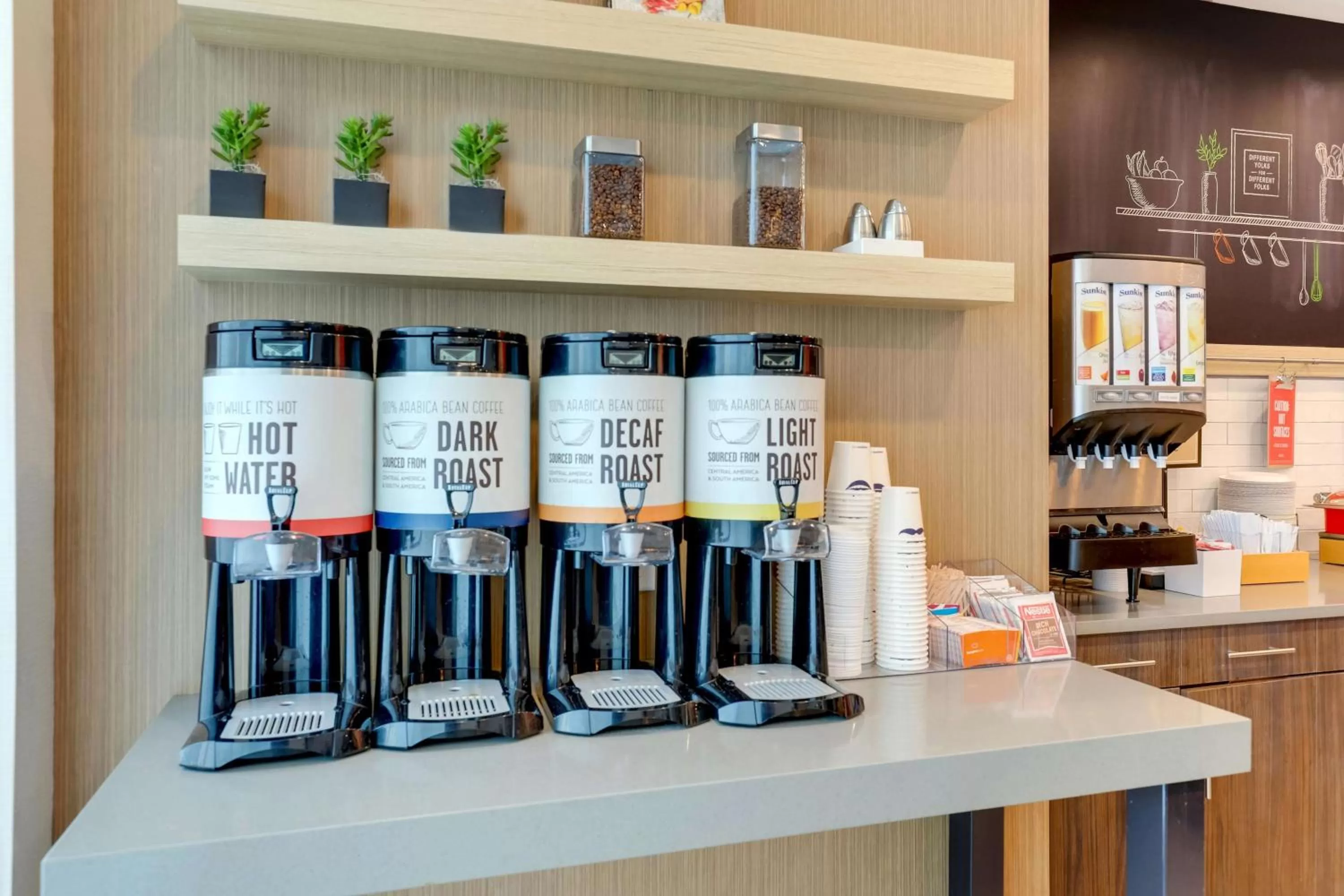 Breakfast in Hampton Inn & Suites Weatherford, Tx