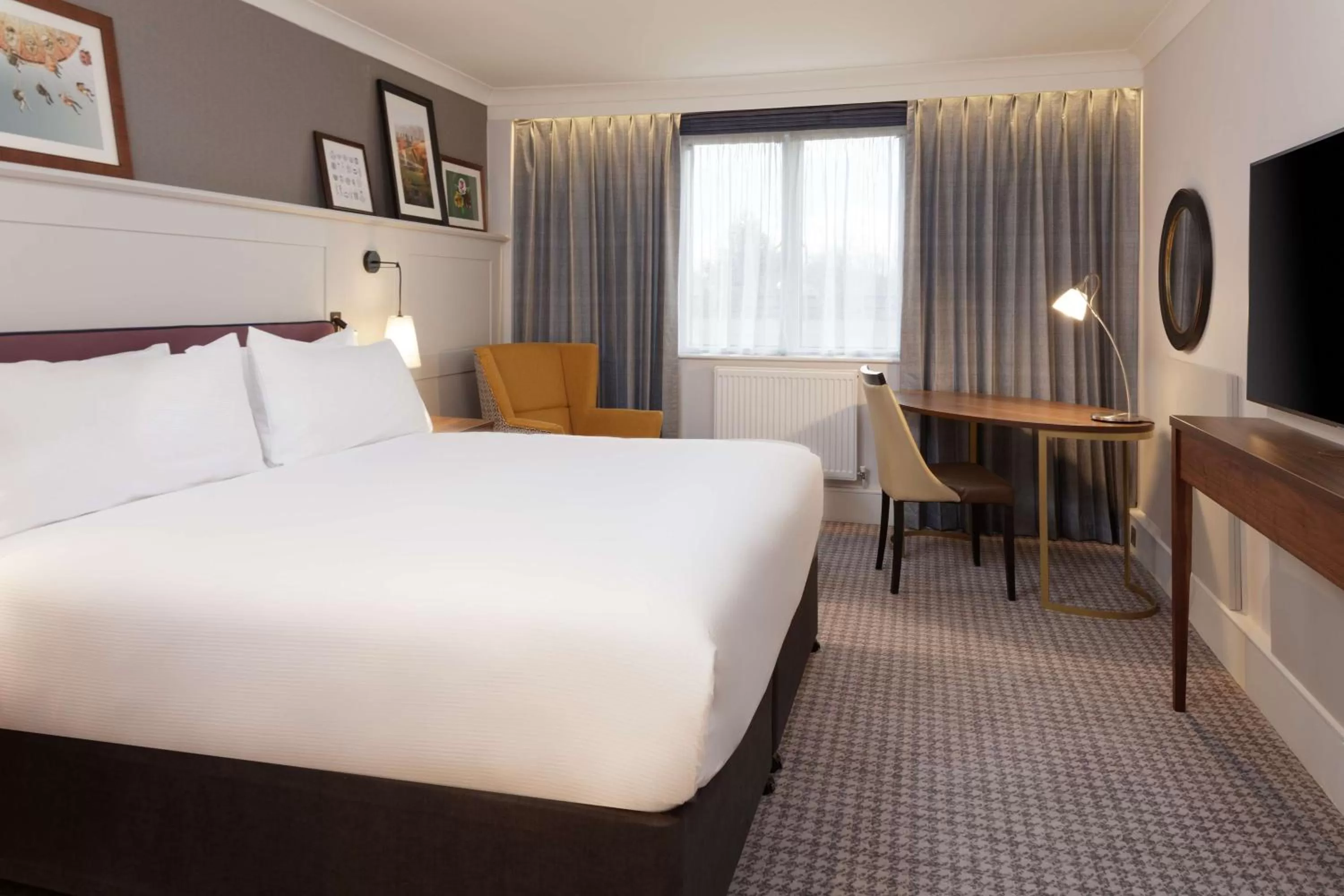 Bedroom, Bed in DoubleTree by Hilton Stoke-on-Trent, United Kingdom