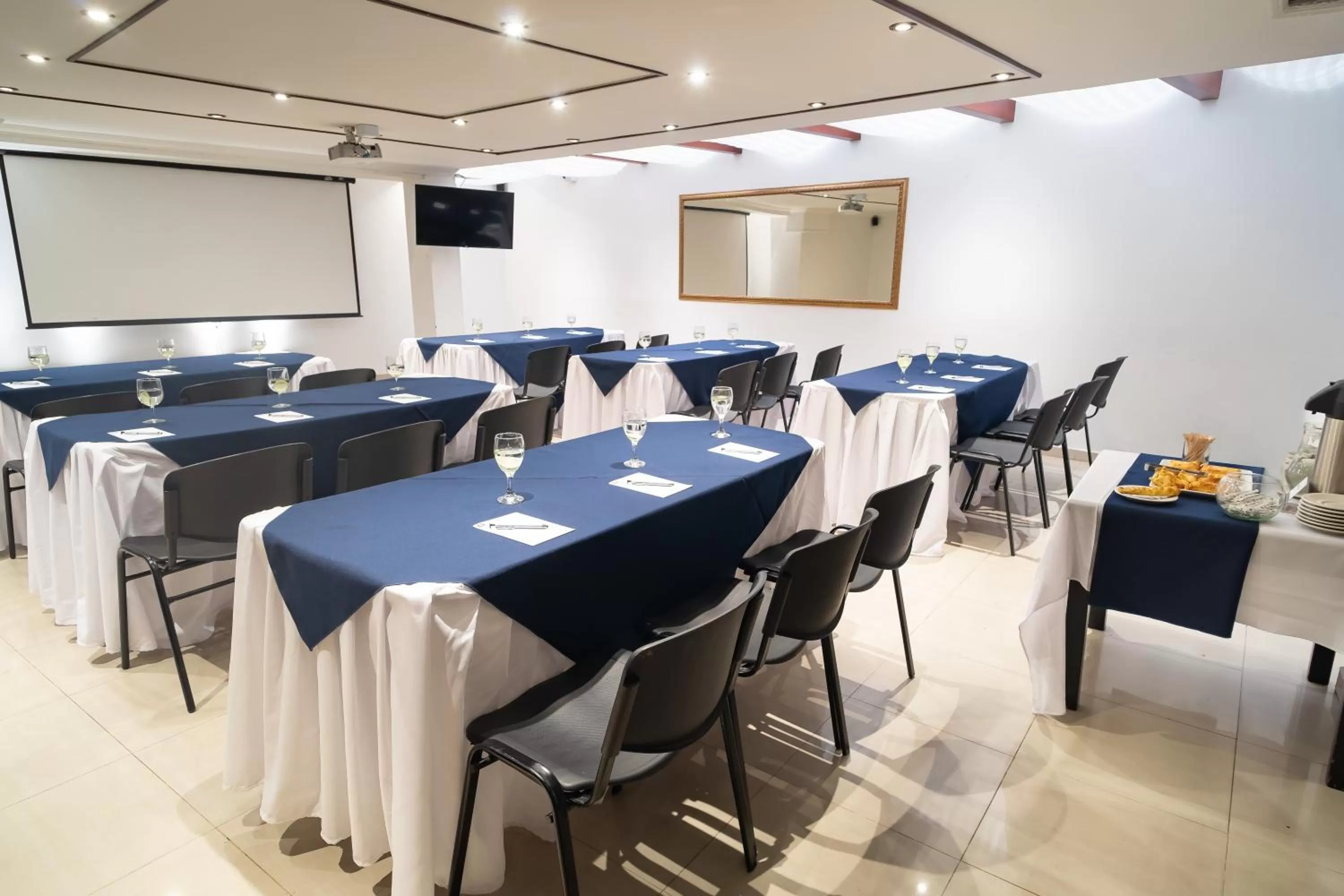 Meeting/conference room in Hotel Virrey Central