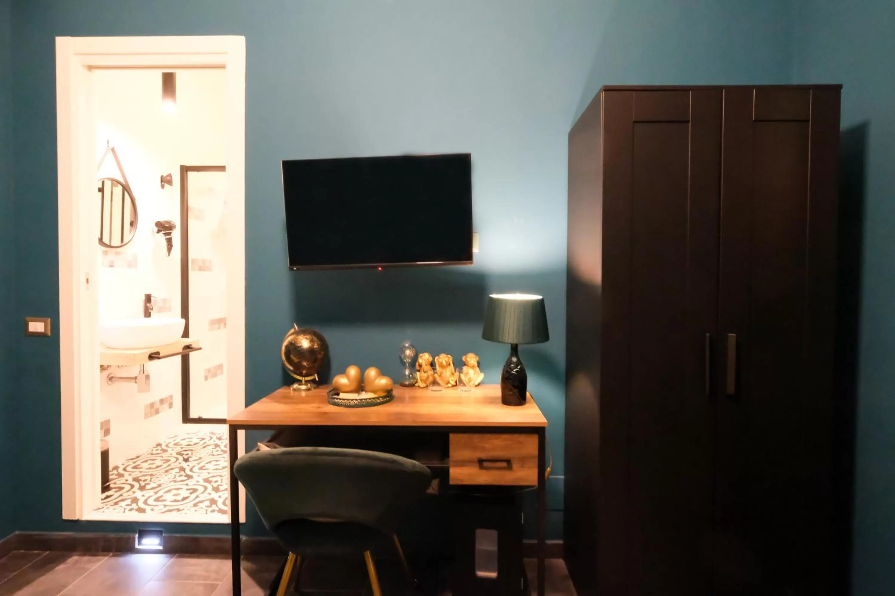 TV and multimedia in LH51 Rooms