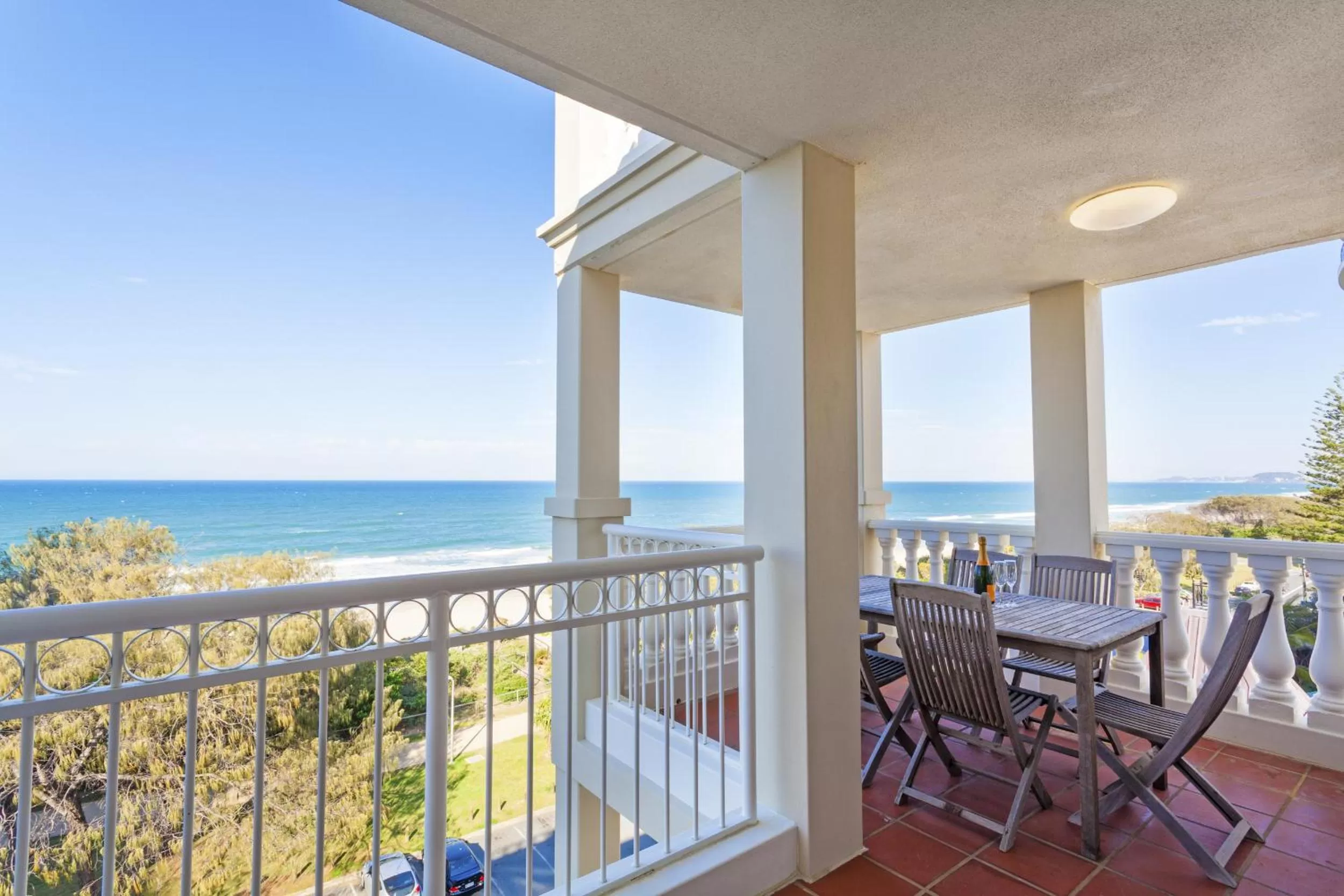 Day in La Grande Apartments