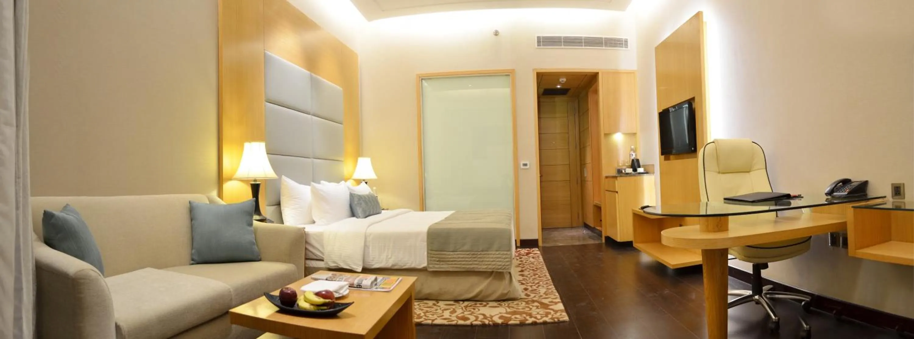 Photo of the whole room, Bed in The Umrao