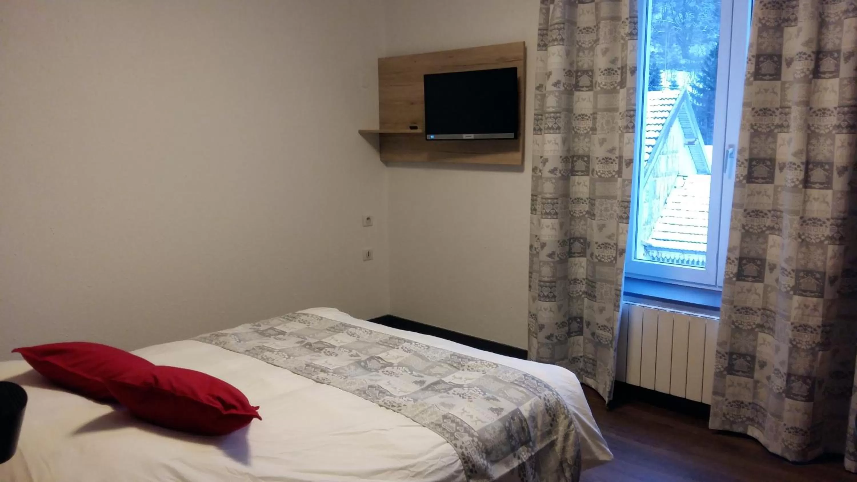 Bedroom, Bed in Hotel Restaurant Du Haut Du Roc