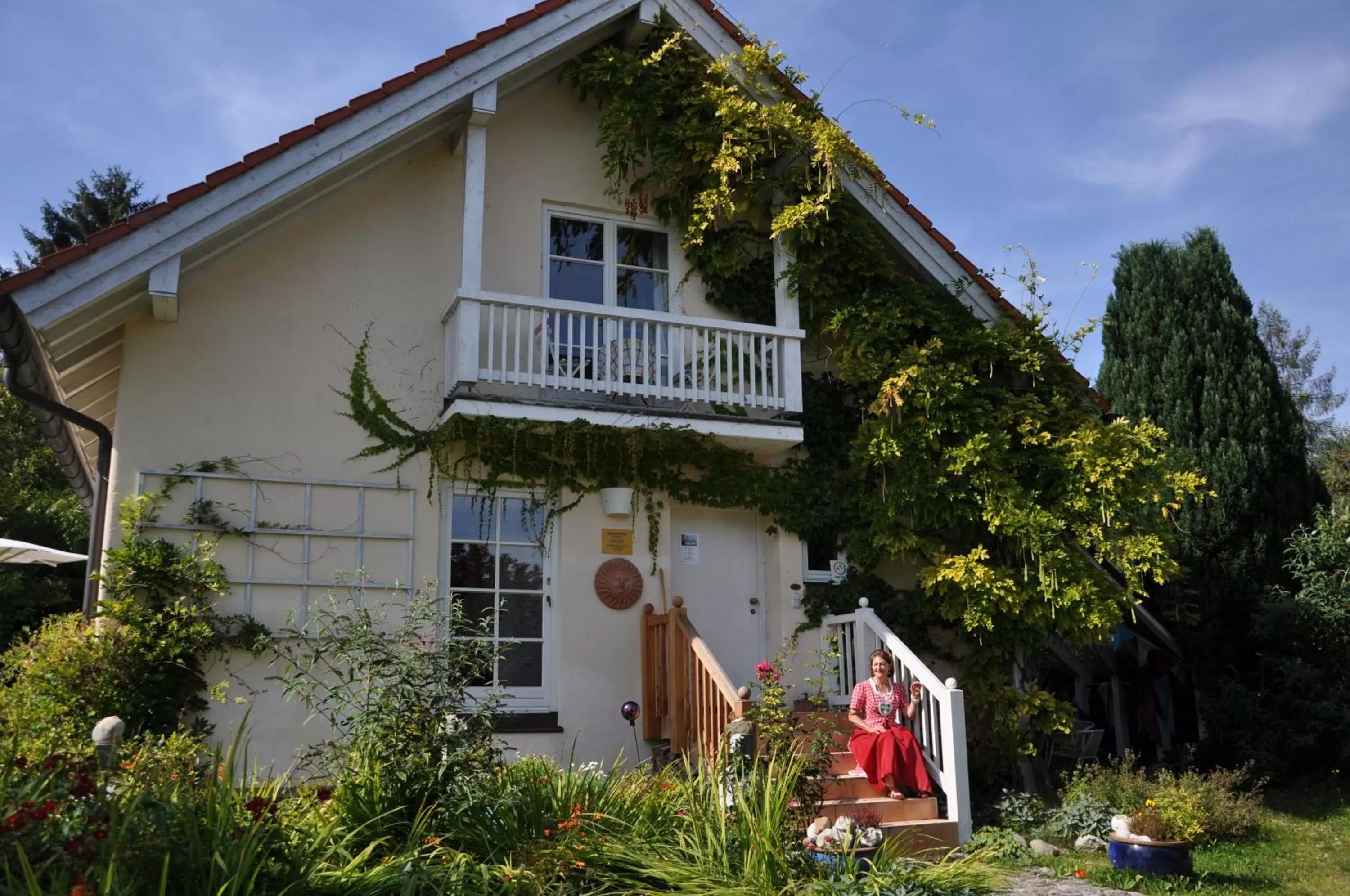 Facade/entrance, Property Building in Bed and Breakfast Bavaria München