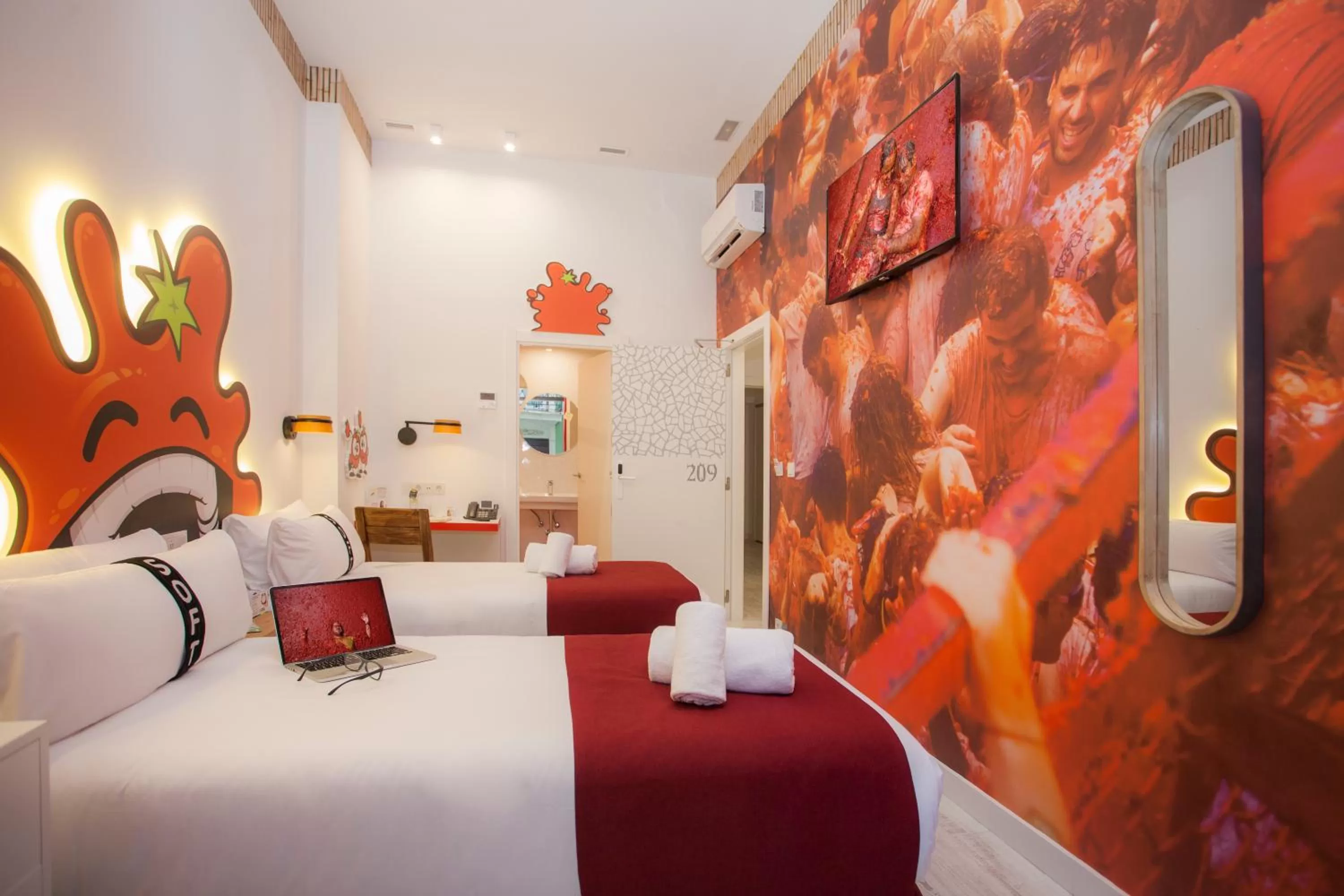 Photo of the whole room, Bed in Casual Socarrat Valencia - Adults Only
