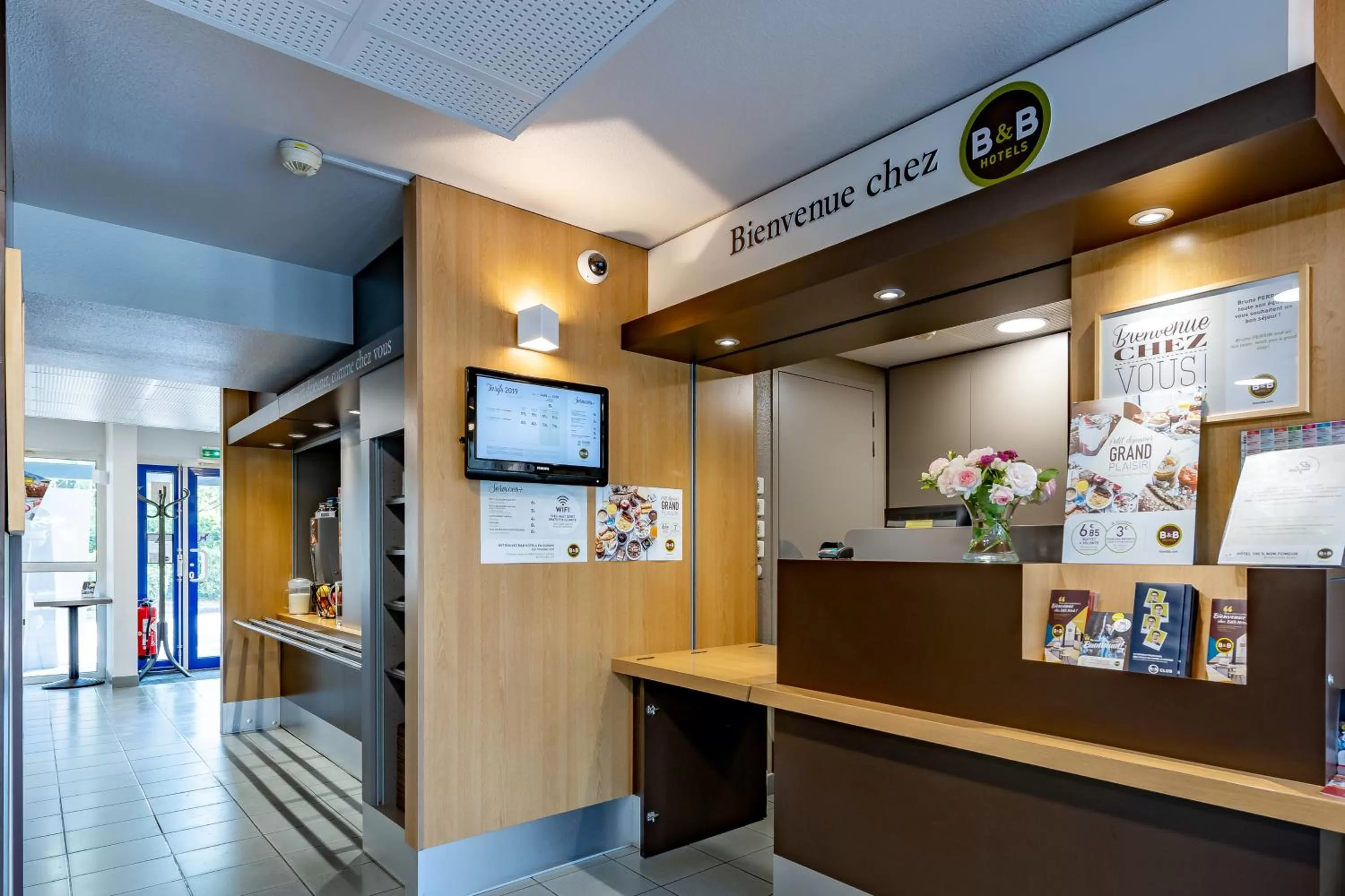 Lobby or reception in B&B HOTEL Périgueux Boulazac